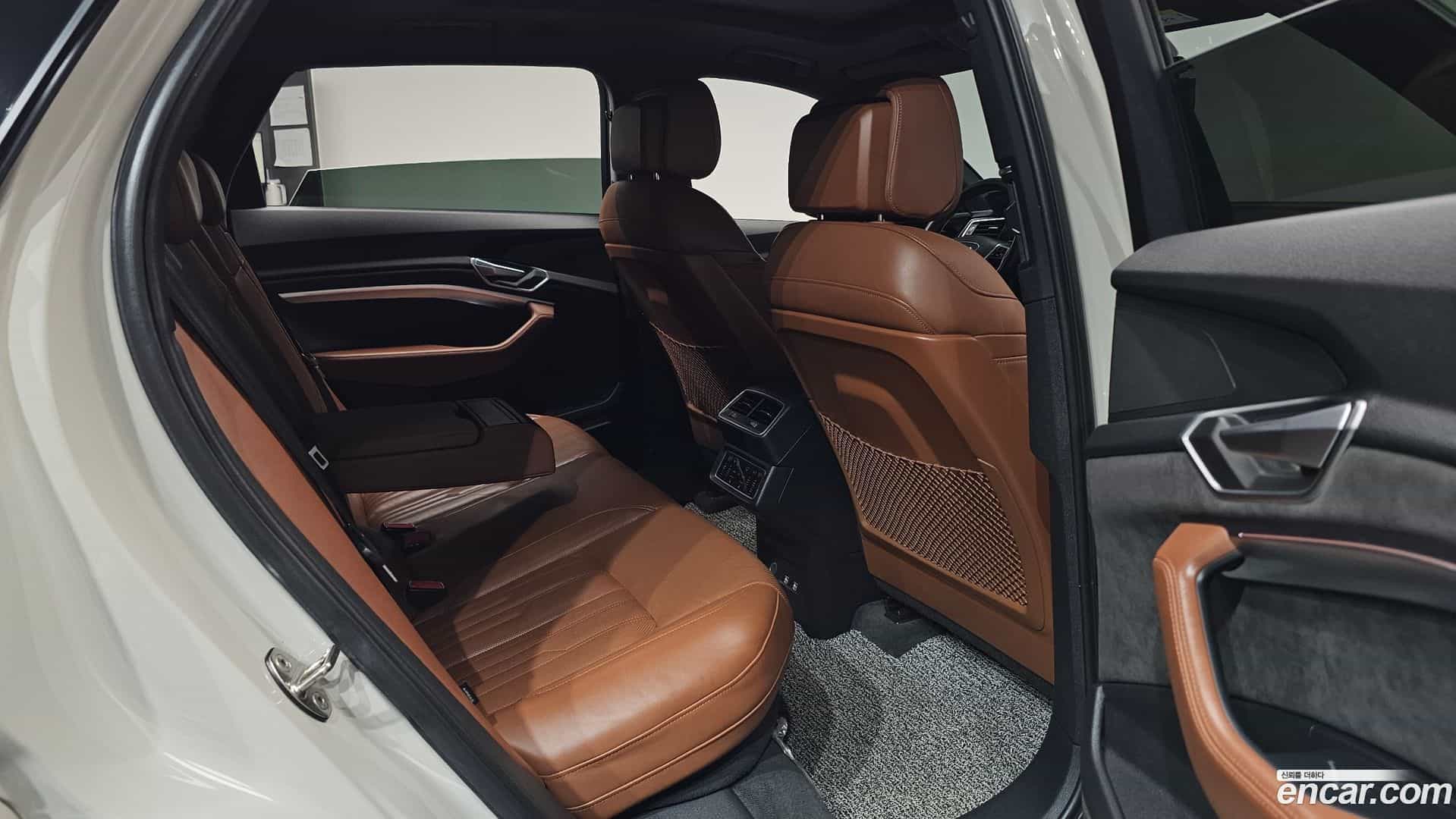 e-tron Audi 2020.11-OPTION-015