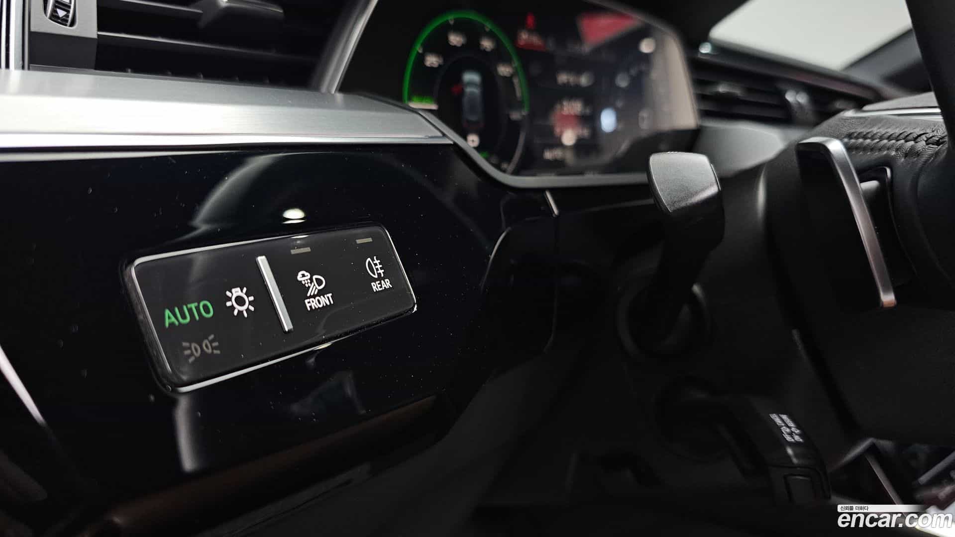e-tron Audi 2020.11-OPTION-024