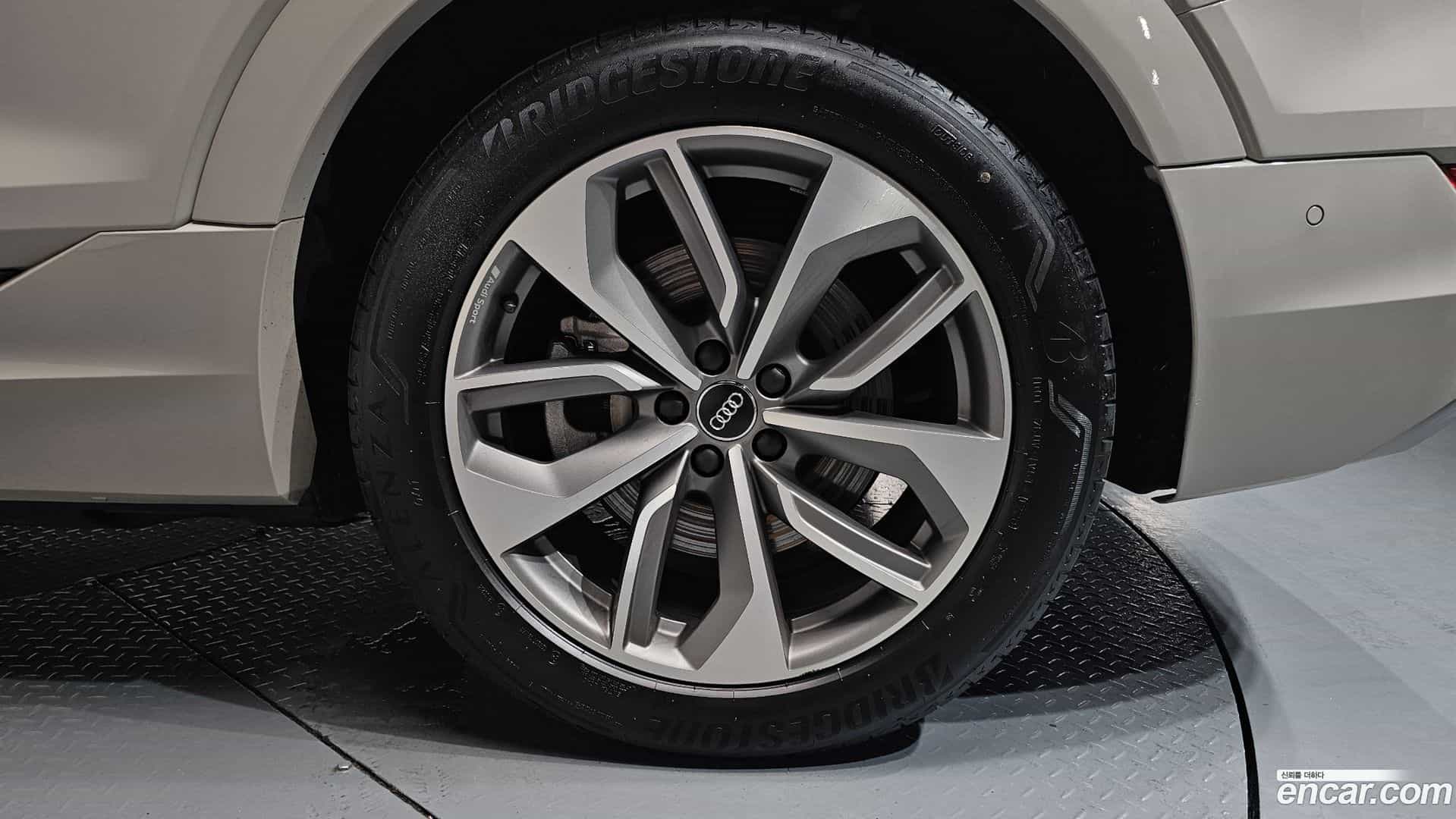 e-tron Audi 2020.11-OUTER-031