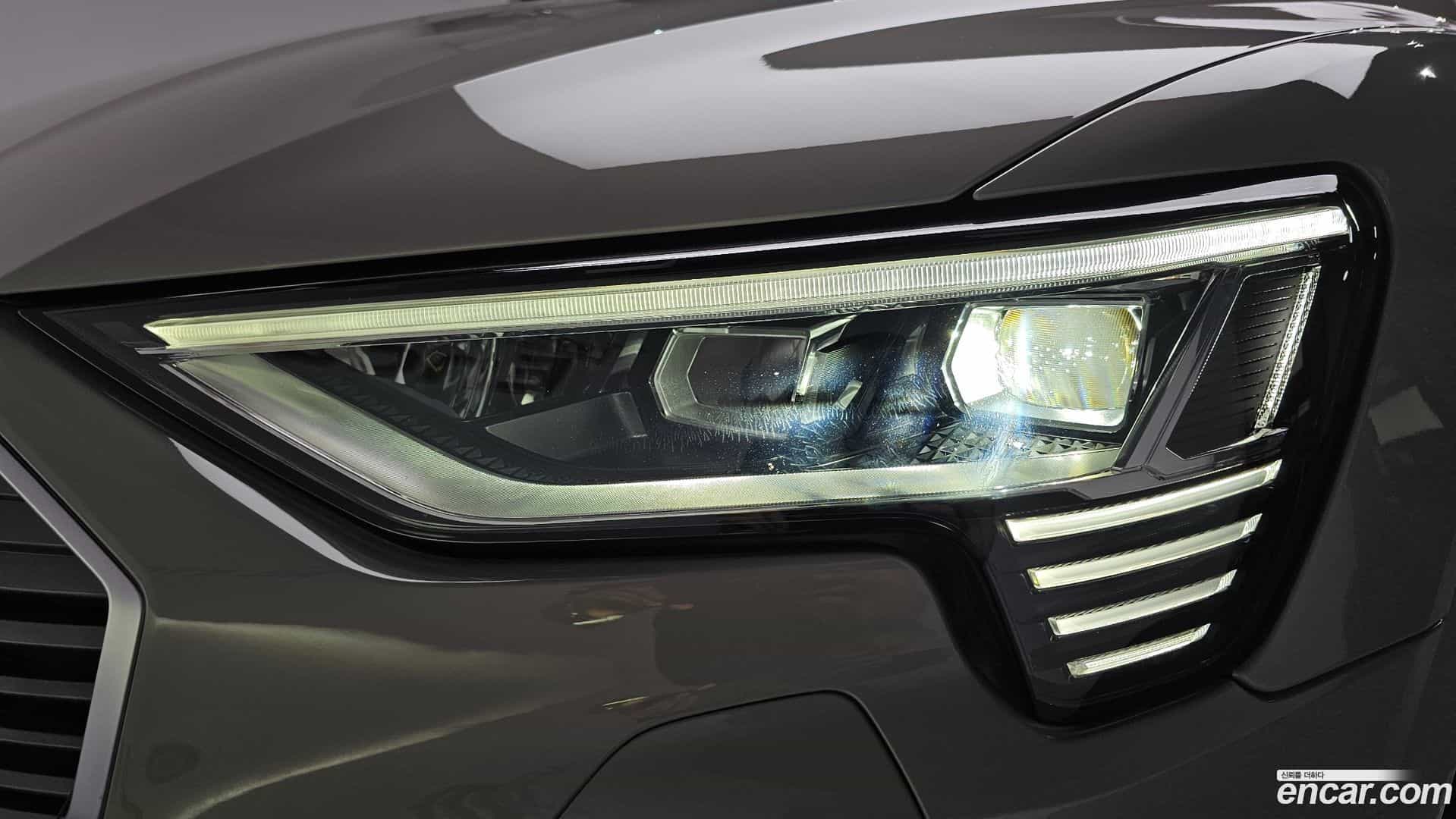 e-tron Audi 2020.11-OUTER-032