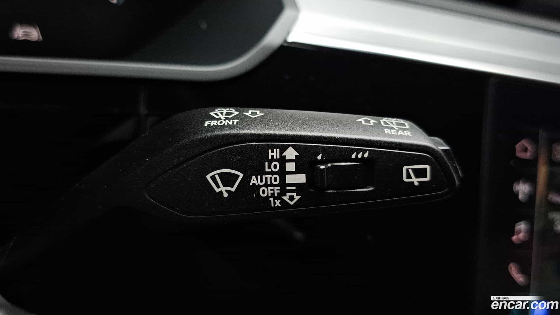 e-tron Audi 2020.11-OPTION-042