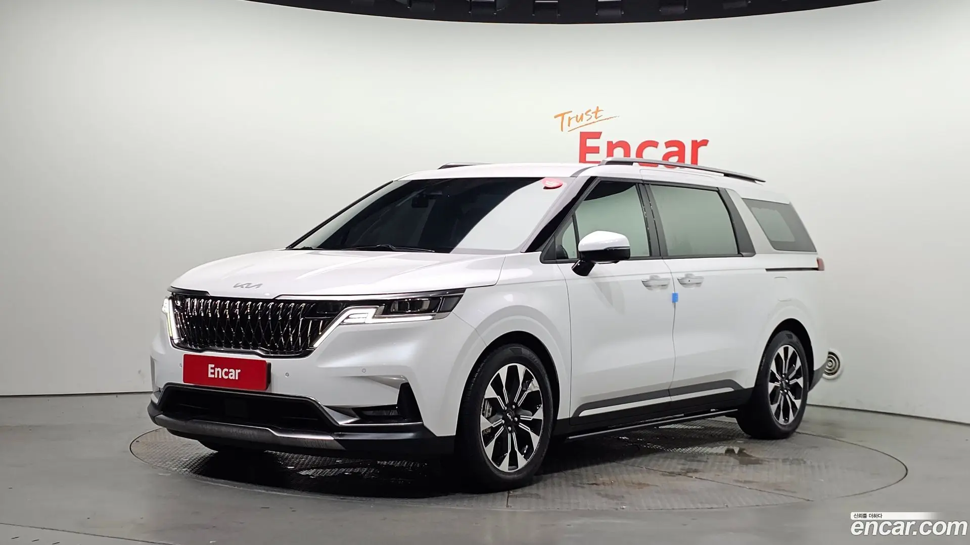 Main__Slider__Photo:Canival Kia 2022.7-0