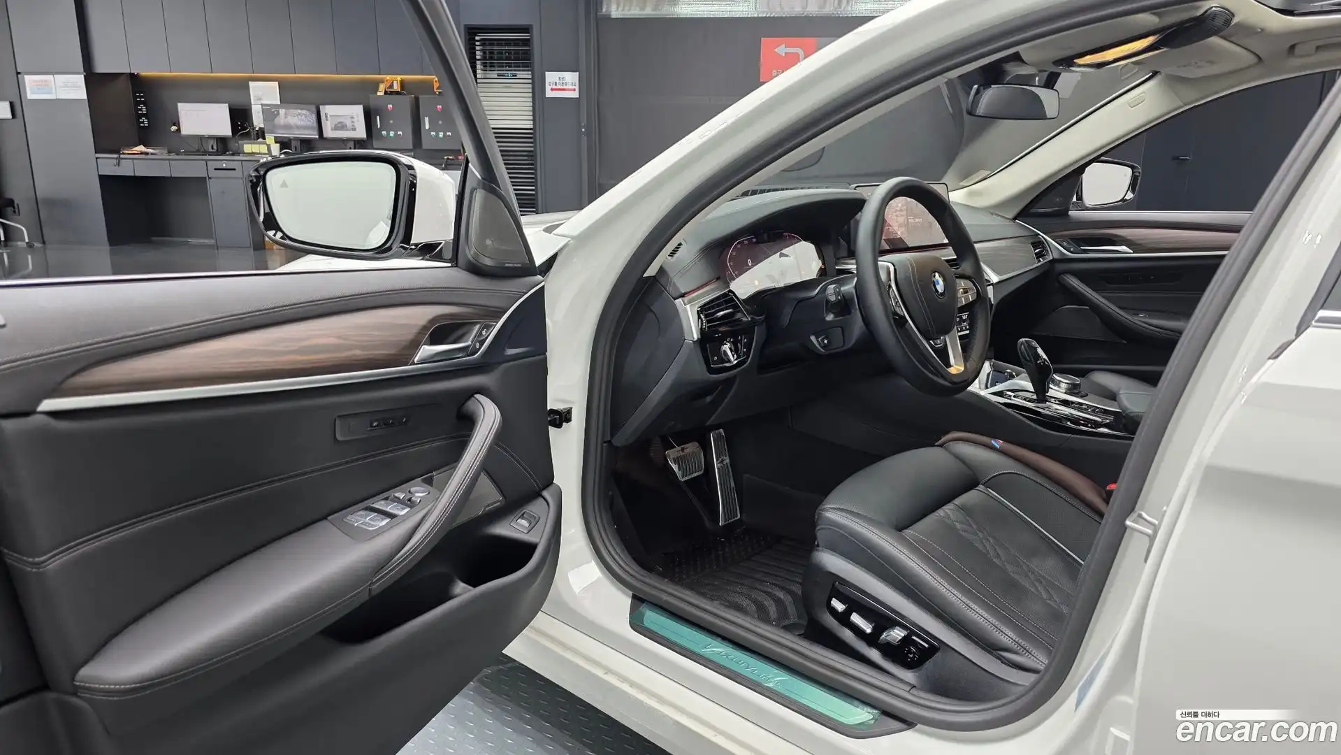 5-Series BMW 2023.5-INNER-010