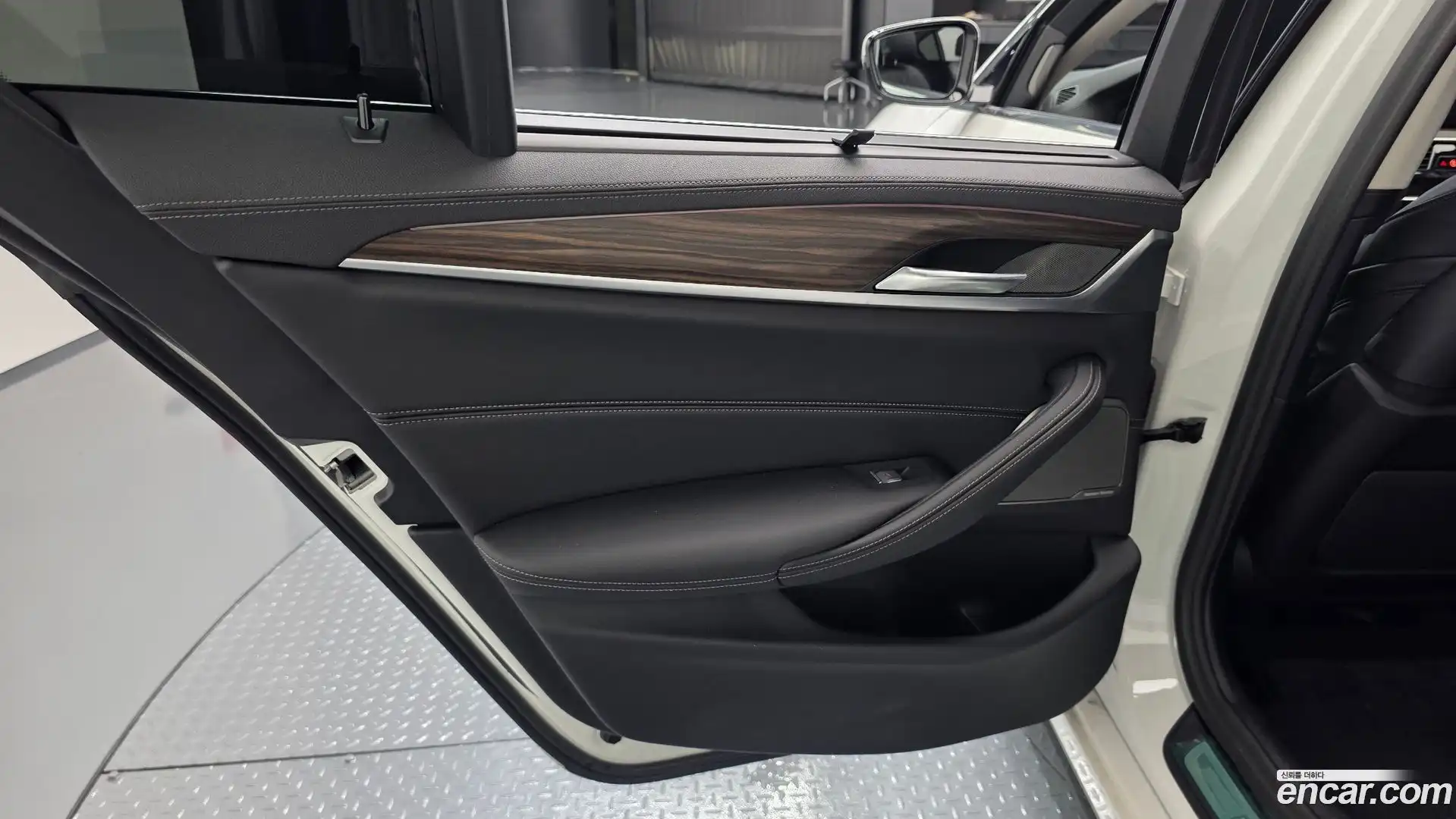 5-Series BMW 2023.5-INNER-035