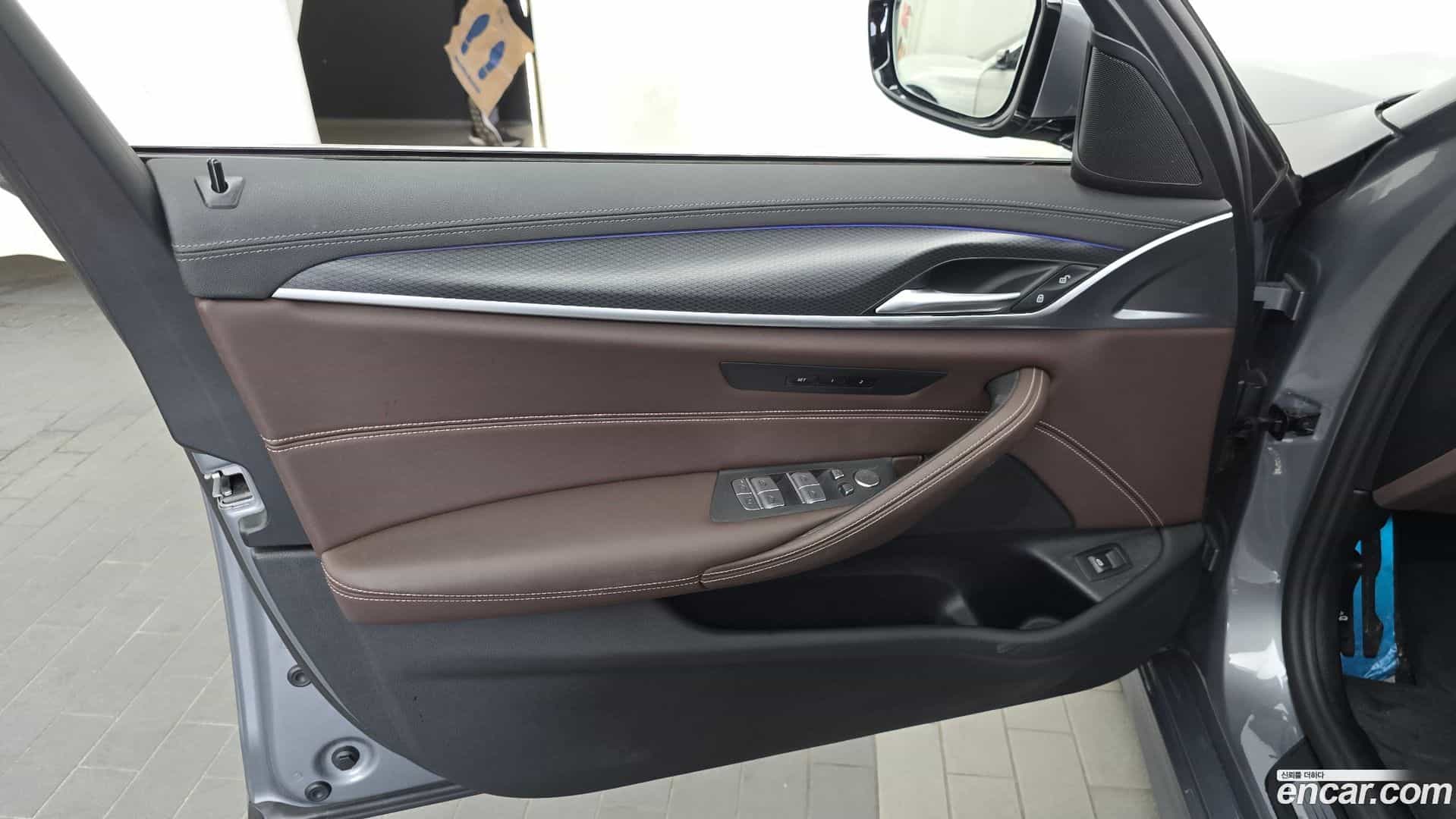 5-Series BMW 2023.6-INNER-034
