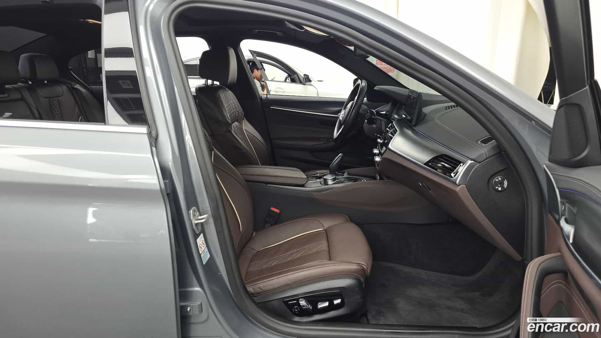 5-Series BMW 2023.6-INNER-036