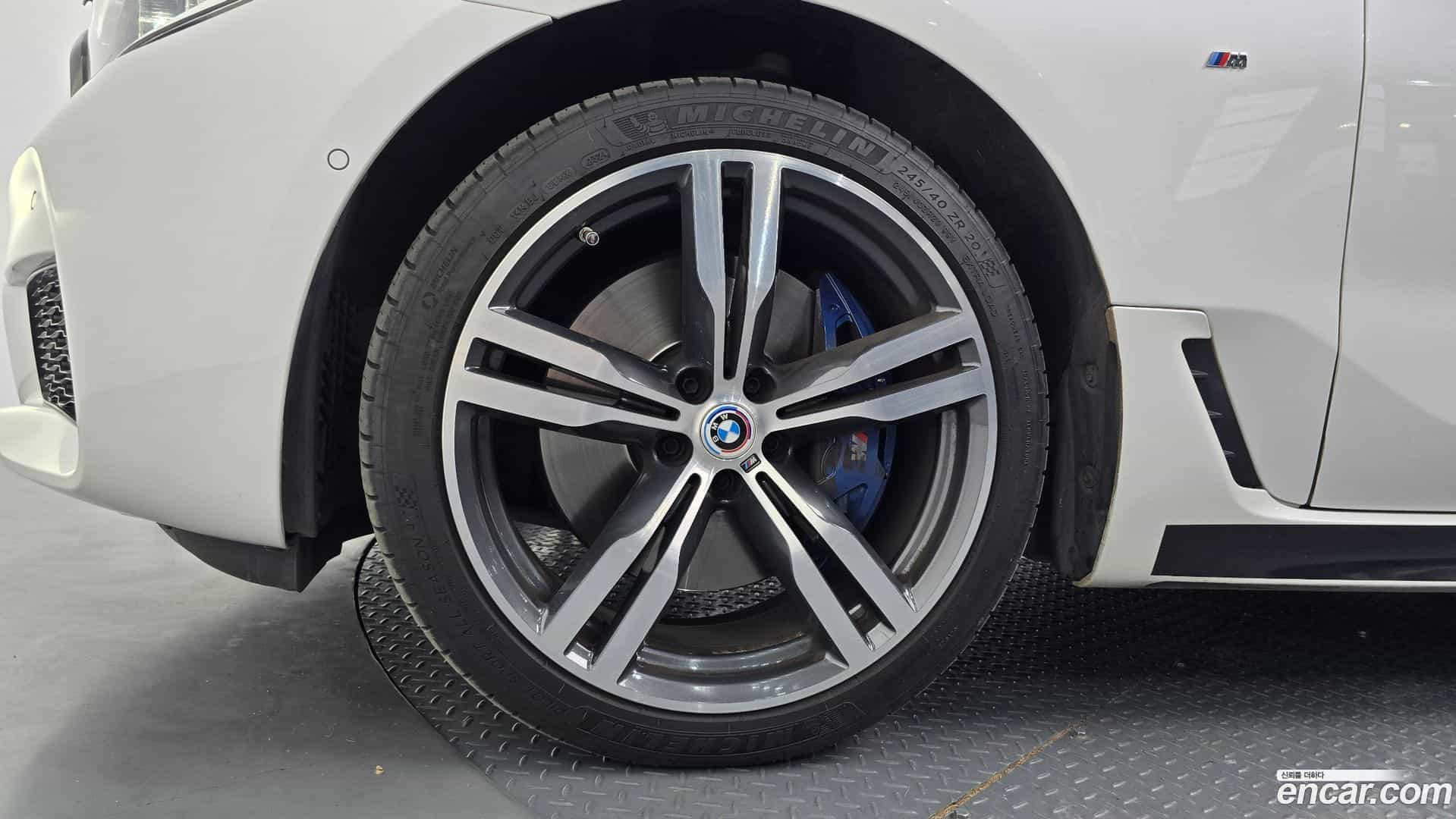 Gran Turismo BMW 2017.11-OUTER-005
