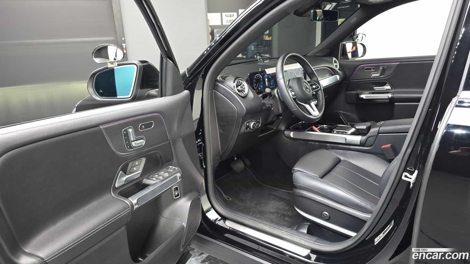 GLB-Class Mercedes-Benz 2021.4-INNER-010