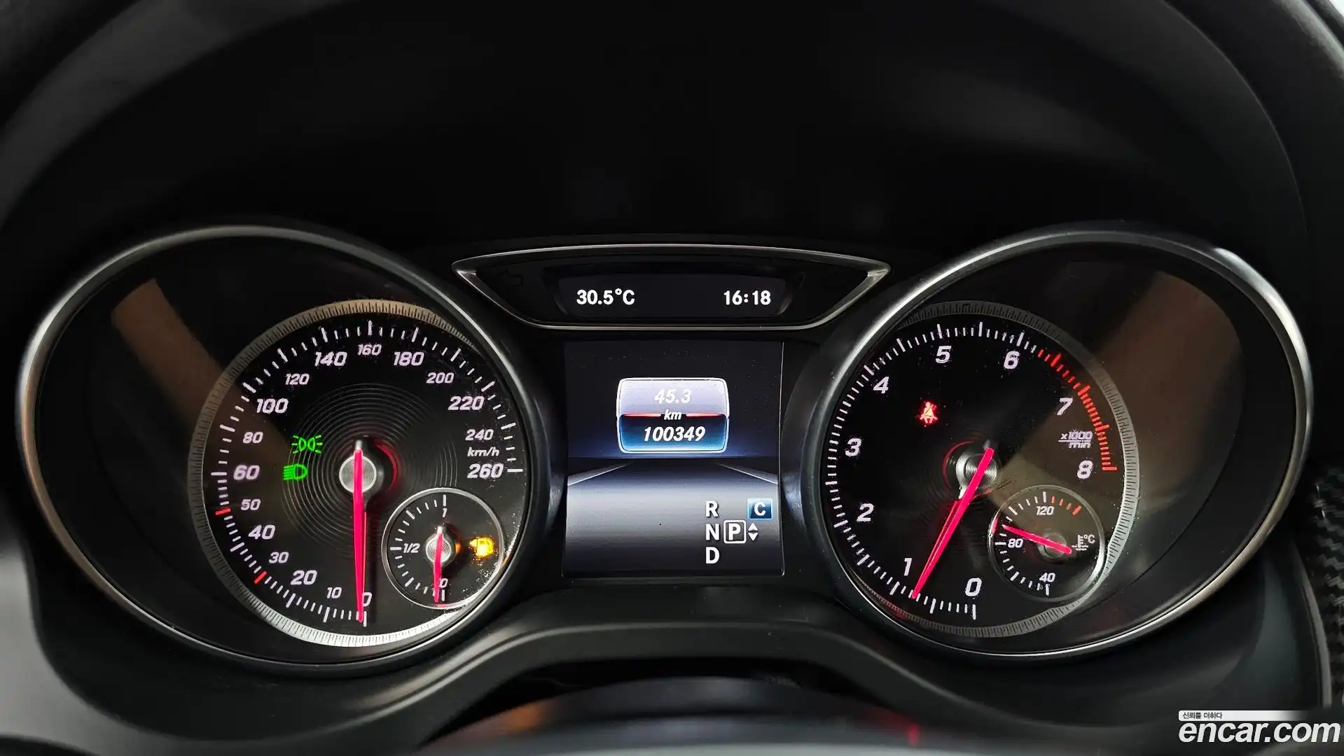 CLA-Class Mercedes-Benz 2018.5-INNER-008