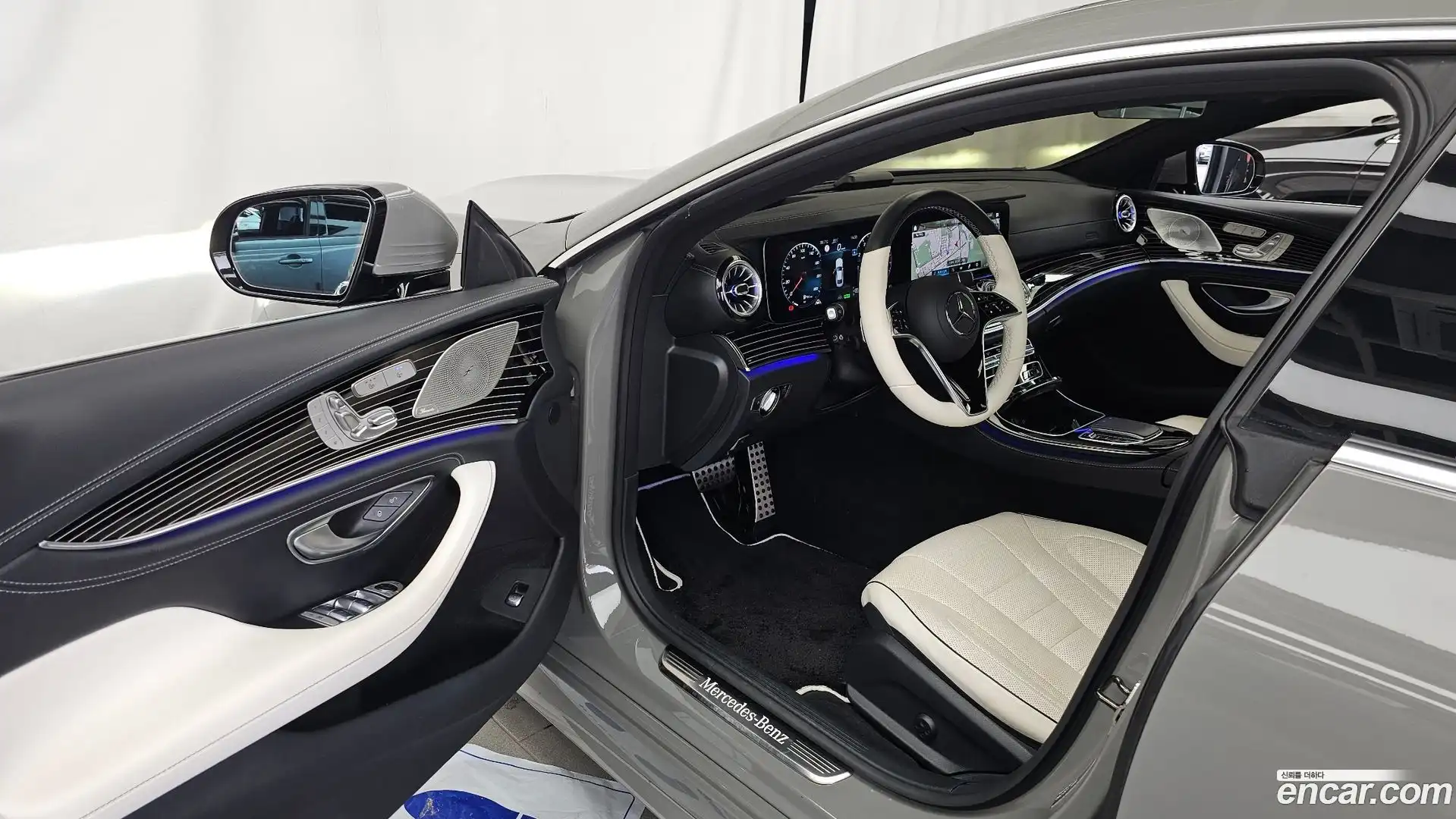 CLS-Class Mercedes-Benz 2022.2-INNER-010