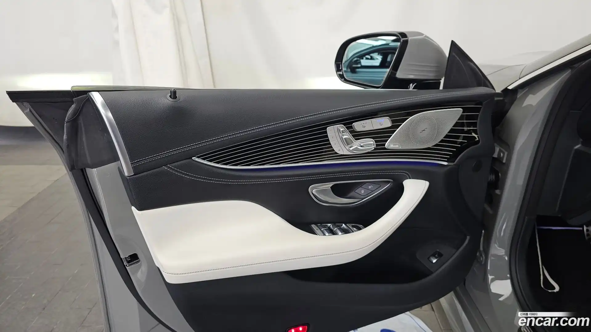 CLS-Class Mercedes-Benz 2022.2-INNER-034
