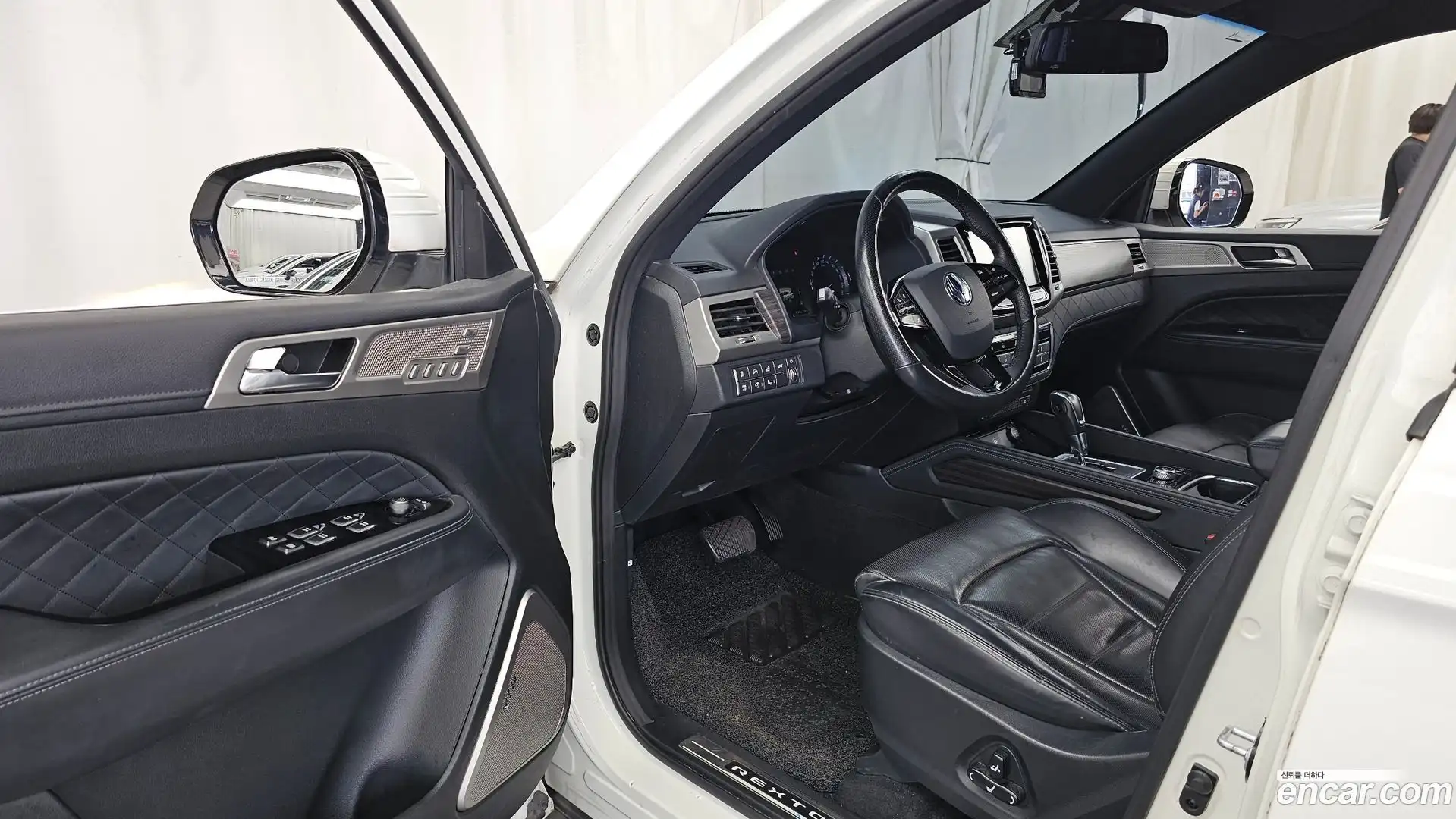 Rexton KG Mobility 2017.10-INNER-010