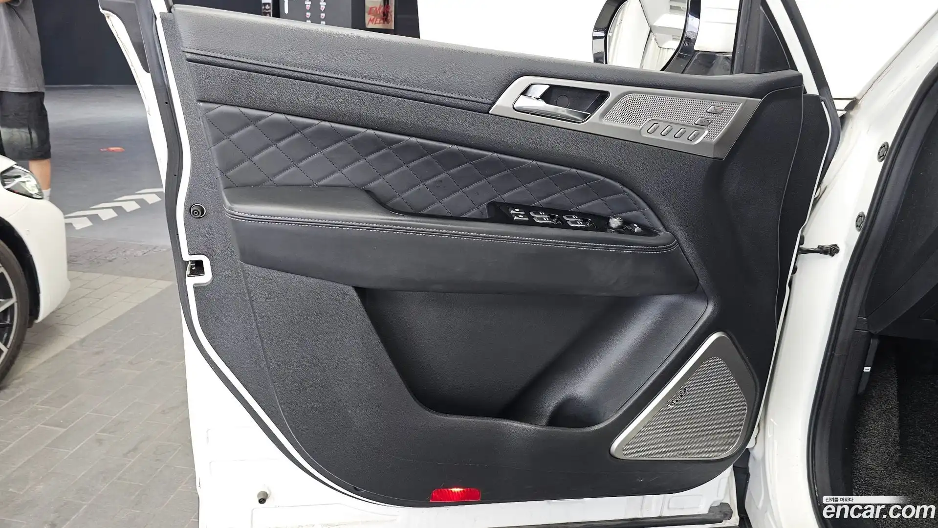 Rexton KG Mobility 2017.10-INNER-034