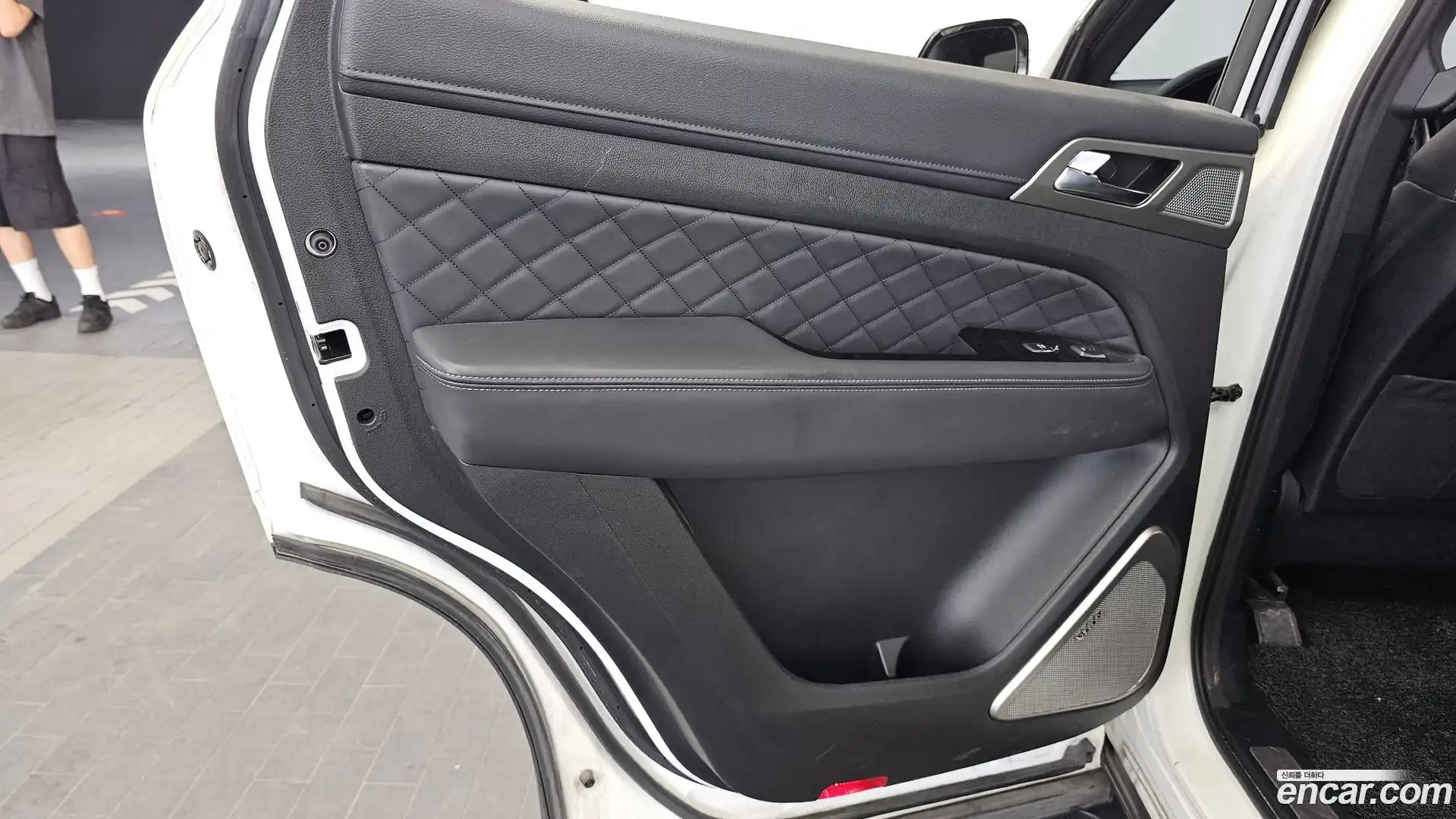 Rexton KG Mobility 2017.10-INNER-035