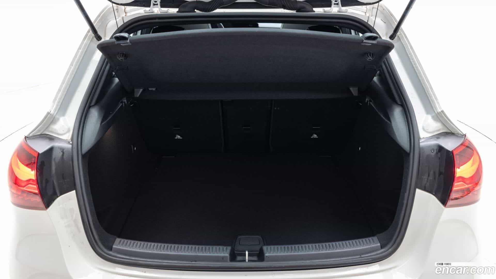 A-Class Mercedes-Benz 2025.8-OPTION-015