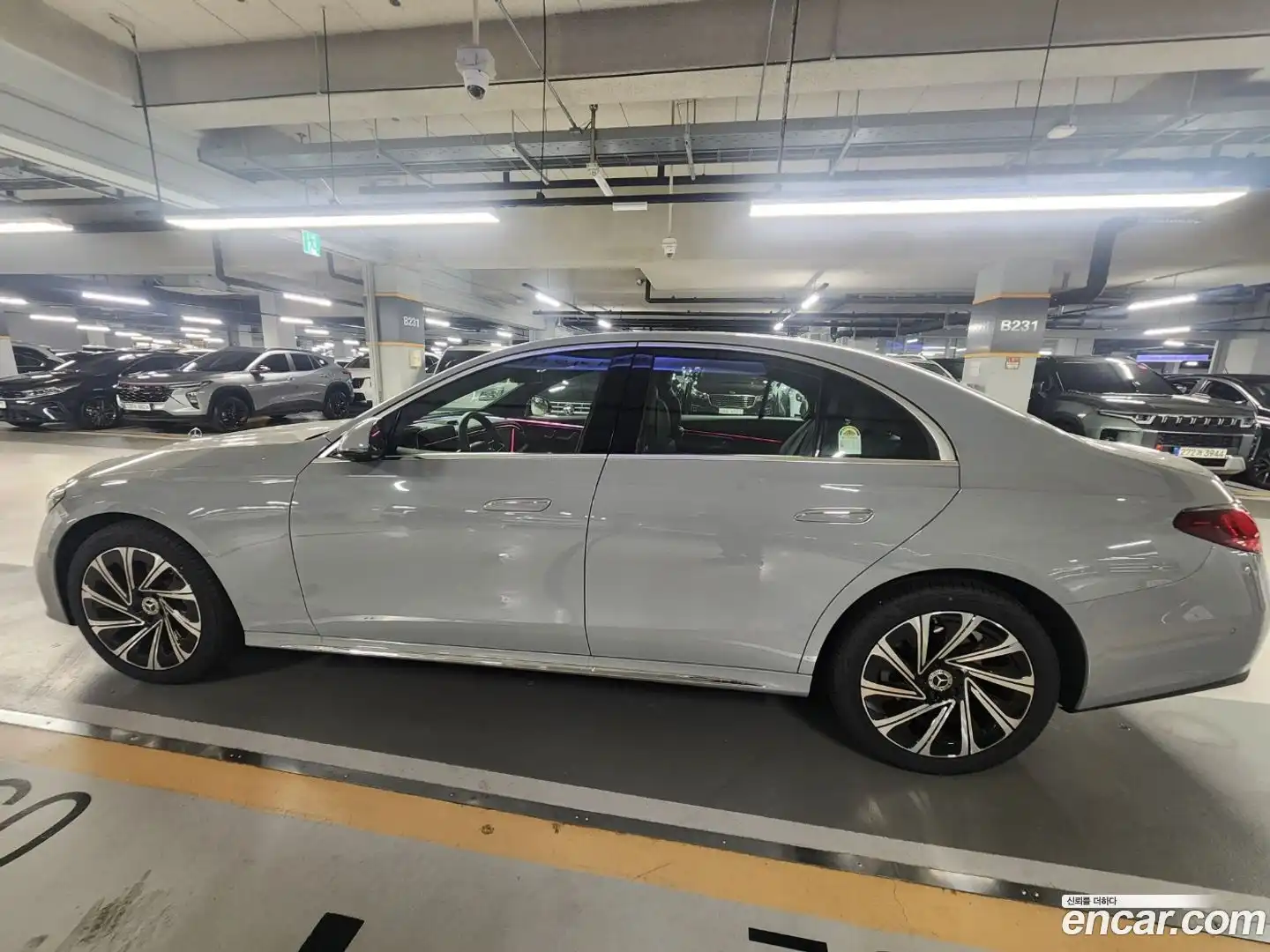 E-Class Mercedes-Benz 2025.11-OUTER-004