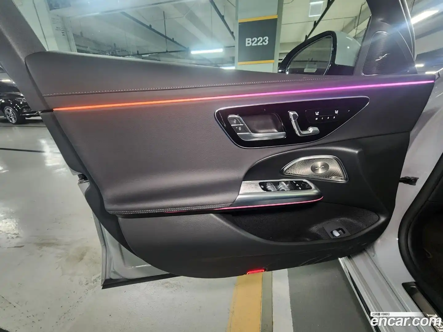 E-Class Mercedes-Benz 2025.11-INNER-008