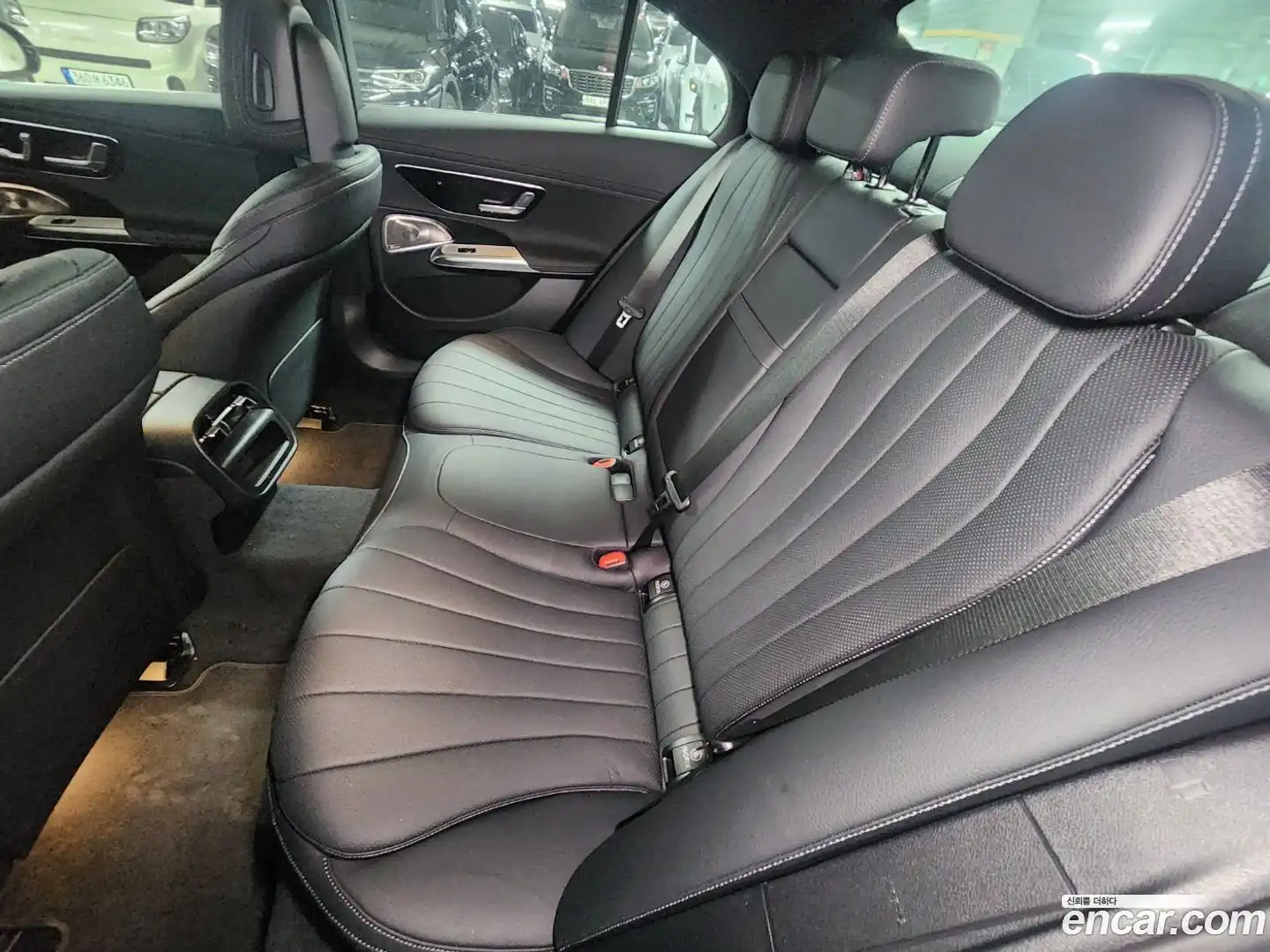 E-Class Mercedes-Benz 2025.11-INNER-010