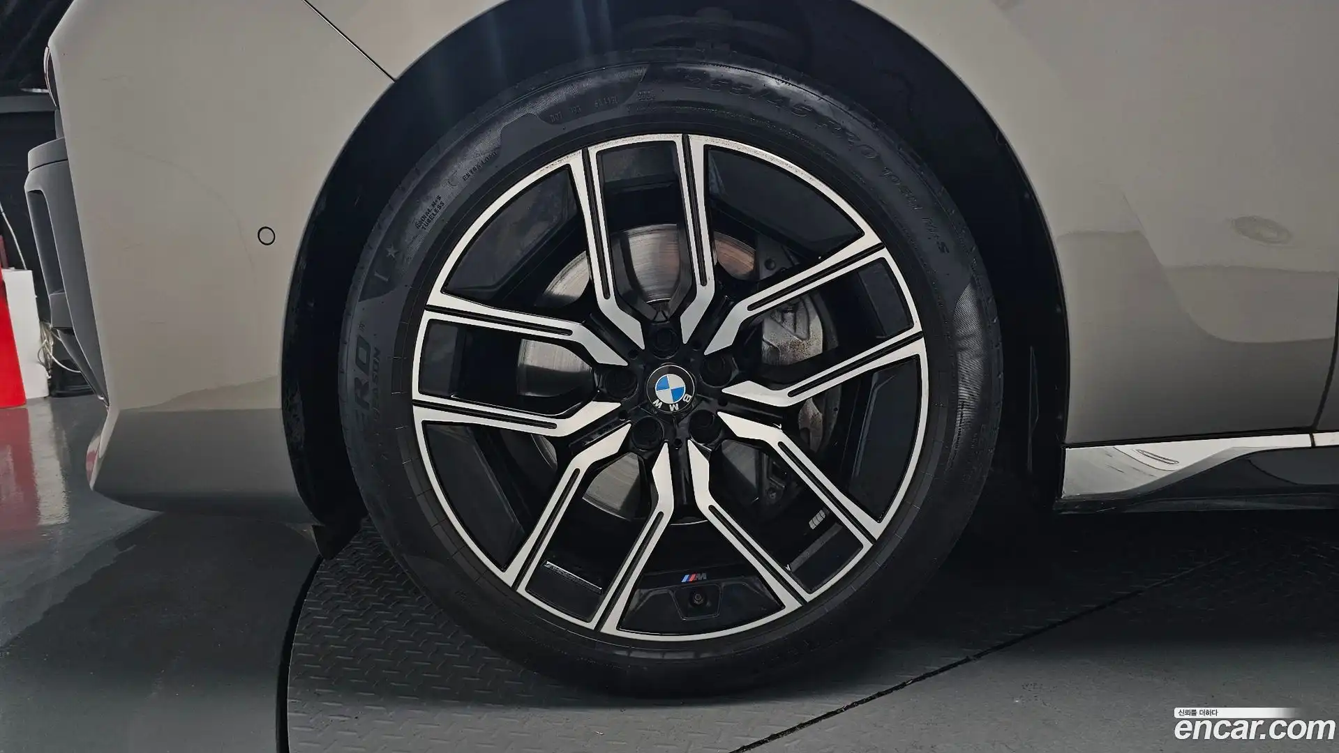7-Series BMW 2023.11-OUTER-005