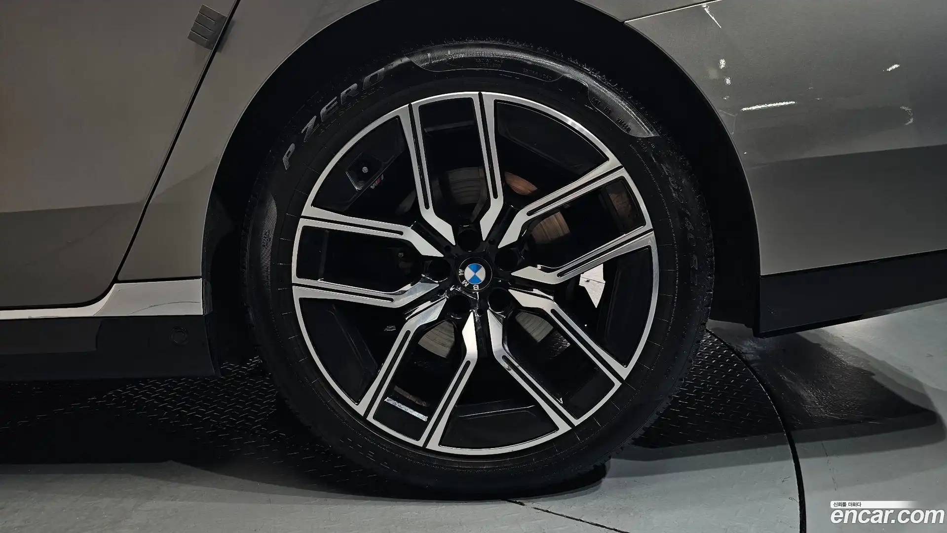 7-Series BMW 2023.11-OUTER-031