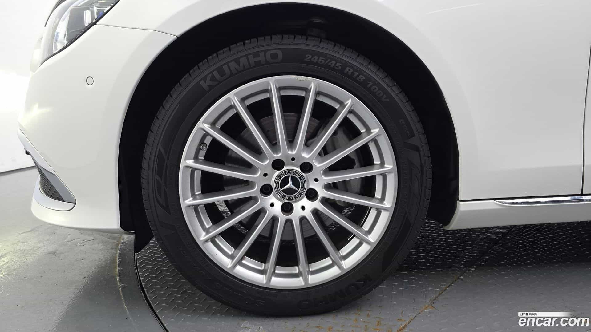 E-Class Mercedes-Benz 2023.9-OUTER-005