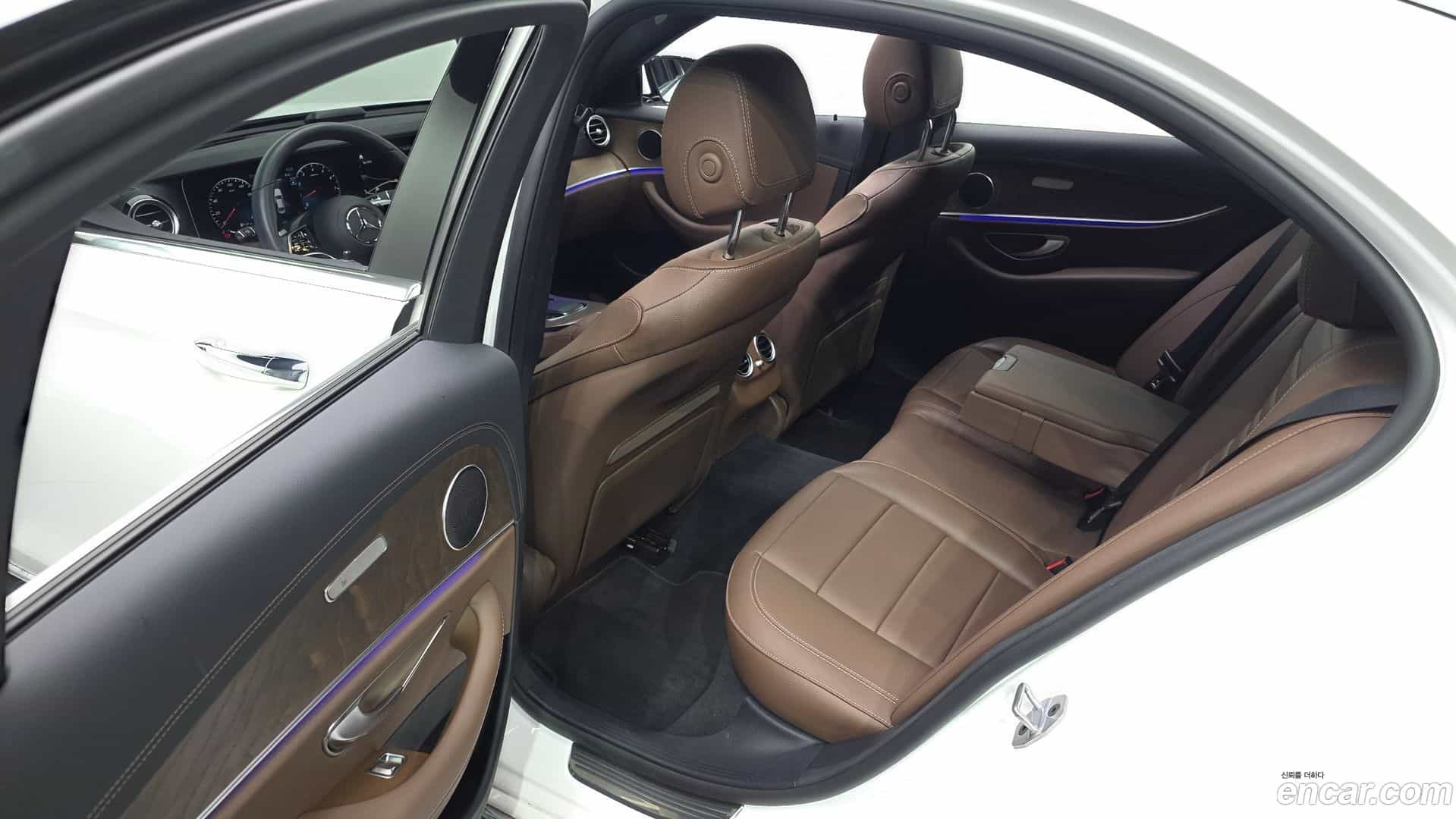 E-Class Mercedes-Benz 2023.9-OPTION-015