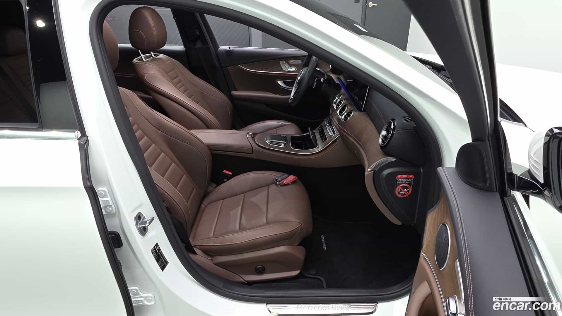 E-Class Mercedes-Benz 2023.9-OPTION-016