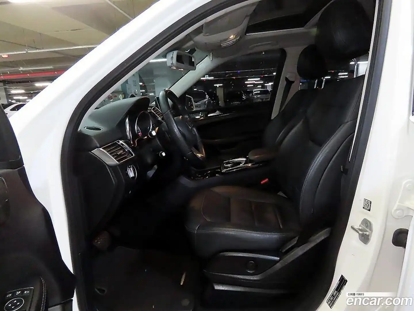 GLE-Class Mercedes-Benz 2016.9-OUTER-006