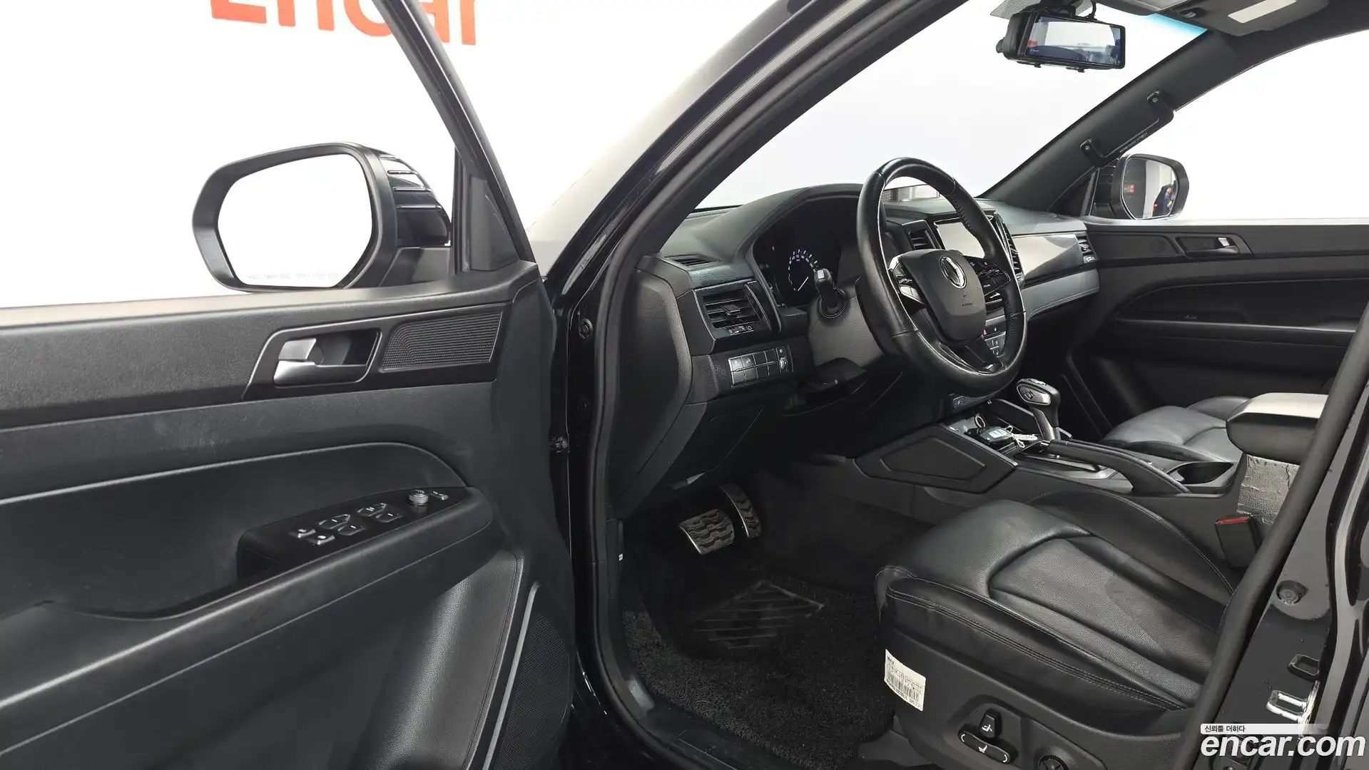 Rexton KG Mobility 2021.0-INNER-010