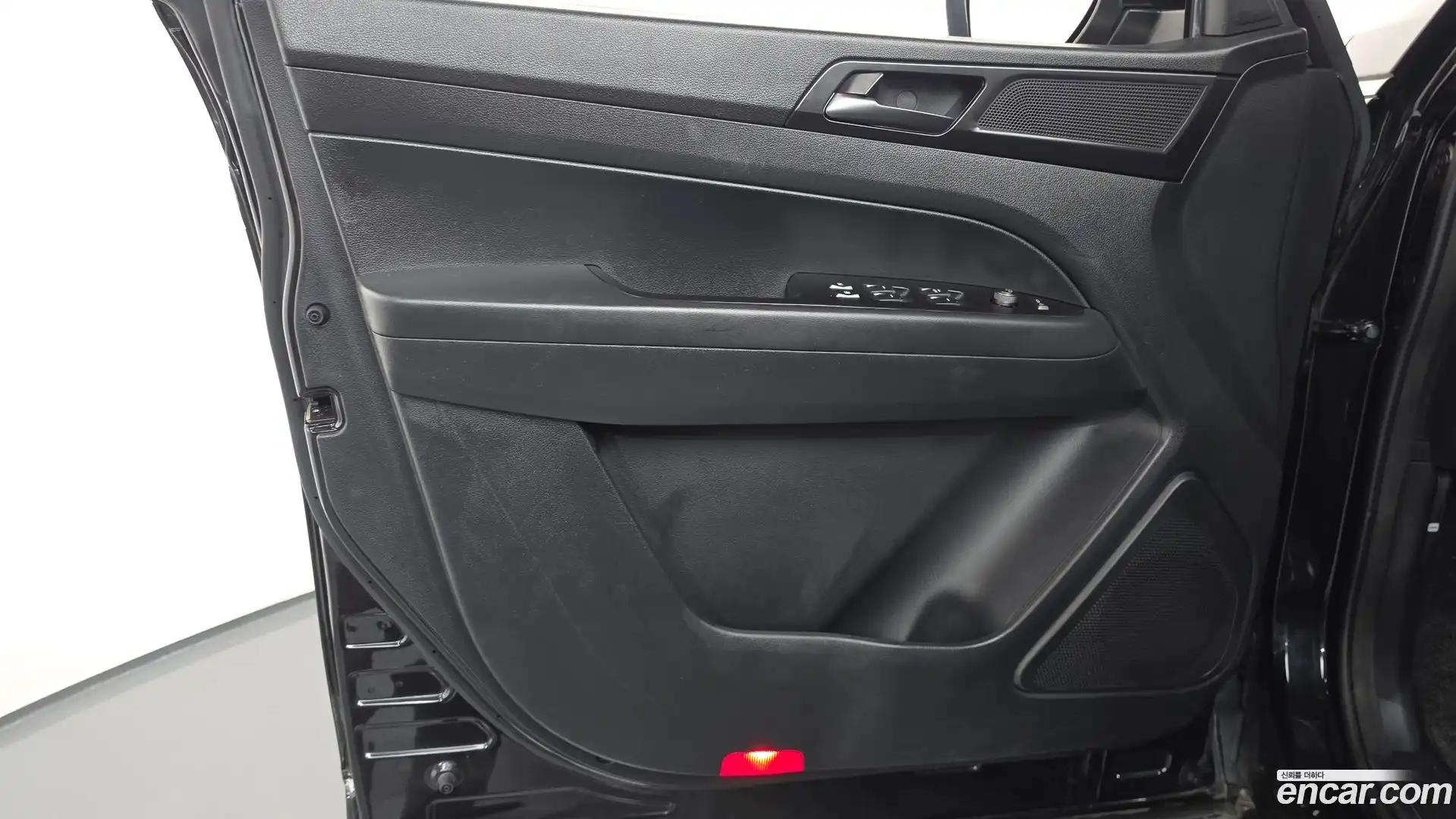 Rexton KG Mobility 2021.0-INNER-034