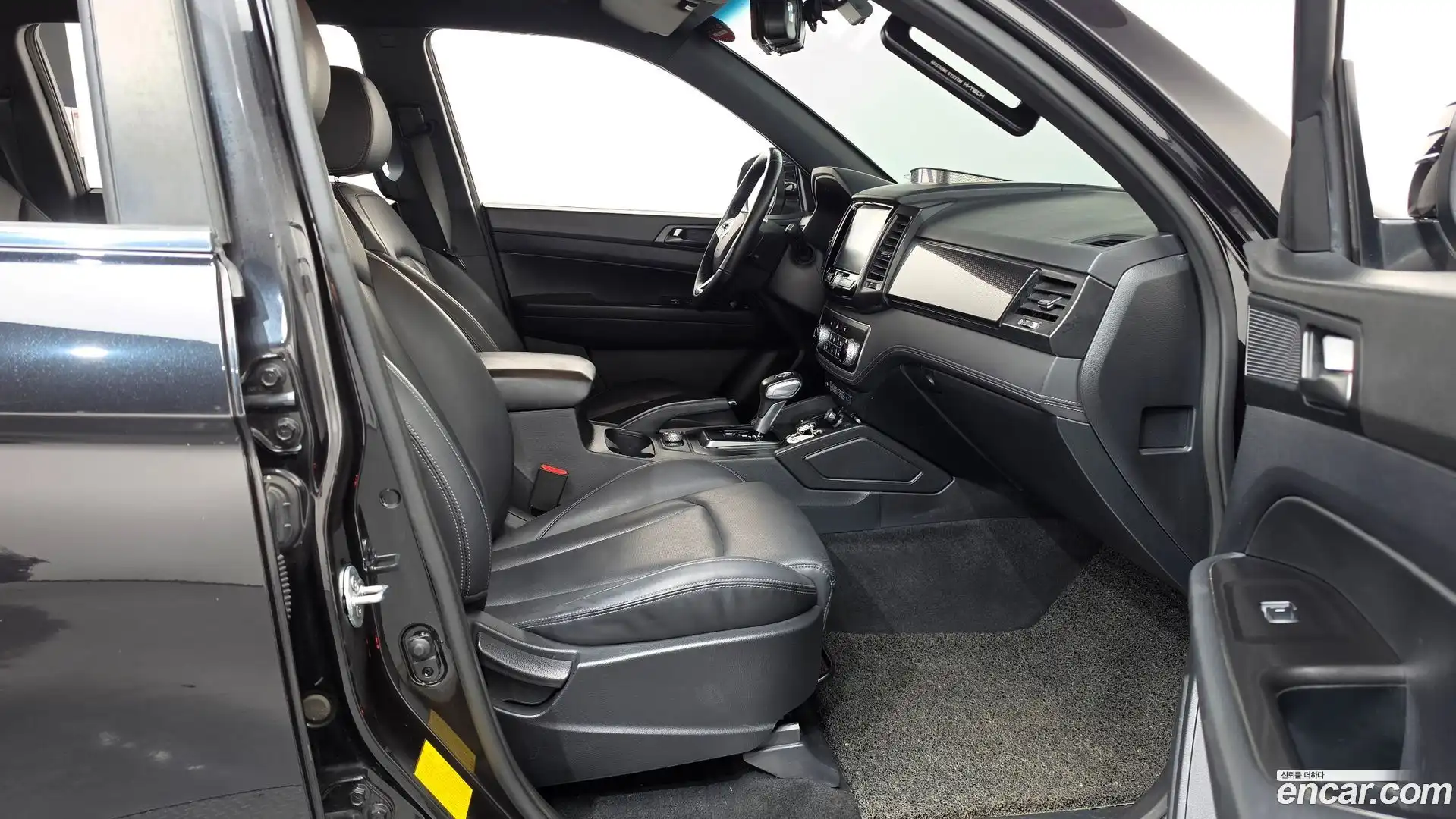 Rexton KG Mobility 2021.0-INNER-036