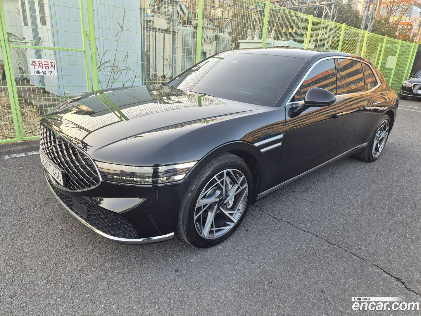 Main__Slider__Photo:G90 Genesis 2022.4-0
