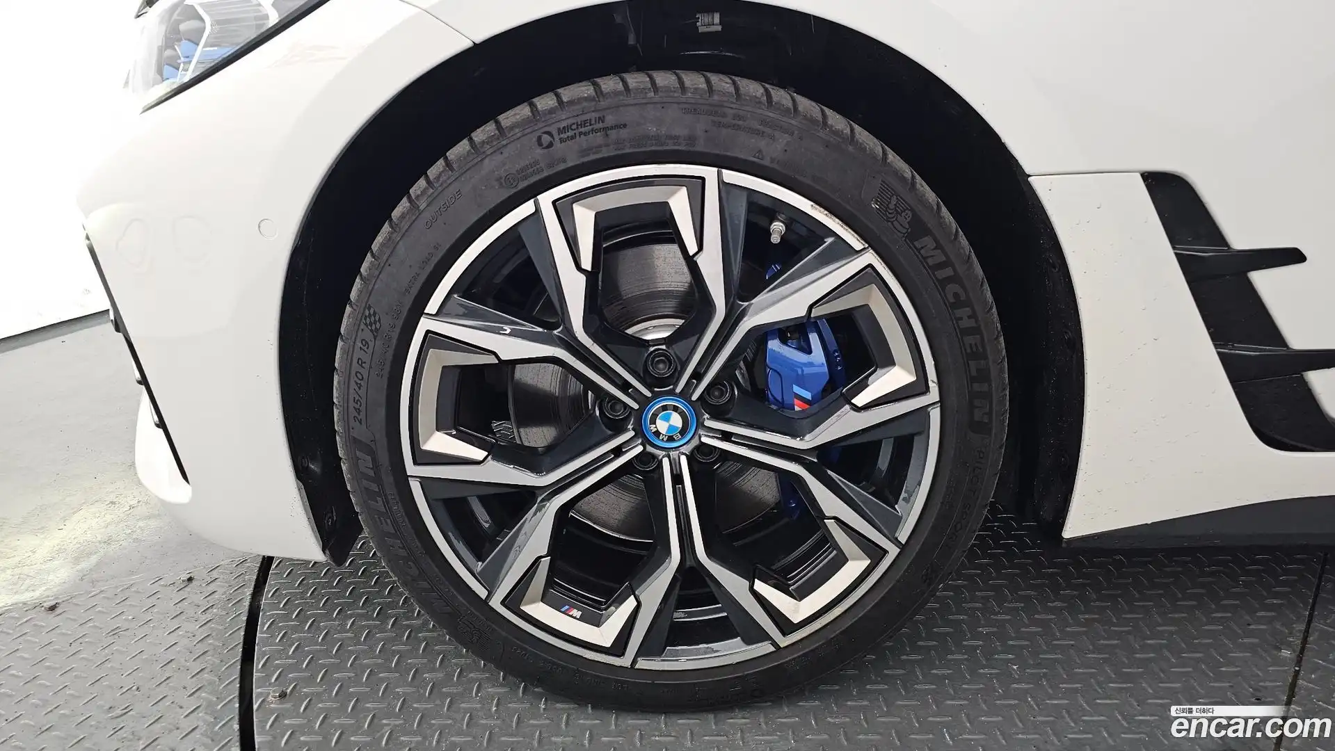 i4 BMW 2024.5-OUTER-005