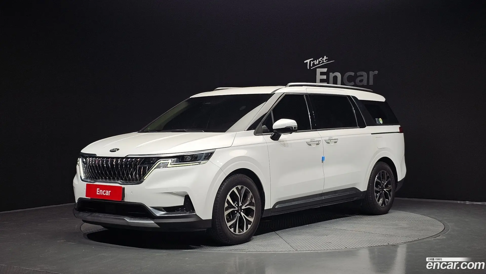 Main__Slider__Photo:Canival Kia 2021.3-0