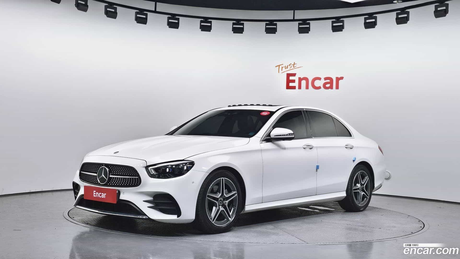 E-Class Mercedes-Benz 2022.9-OUTER-001