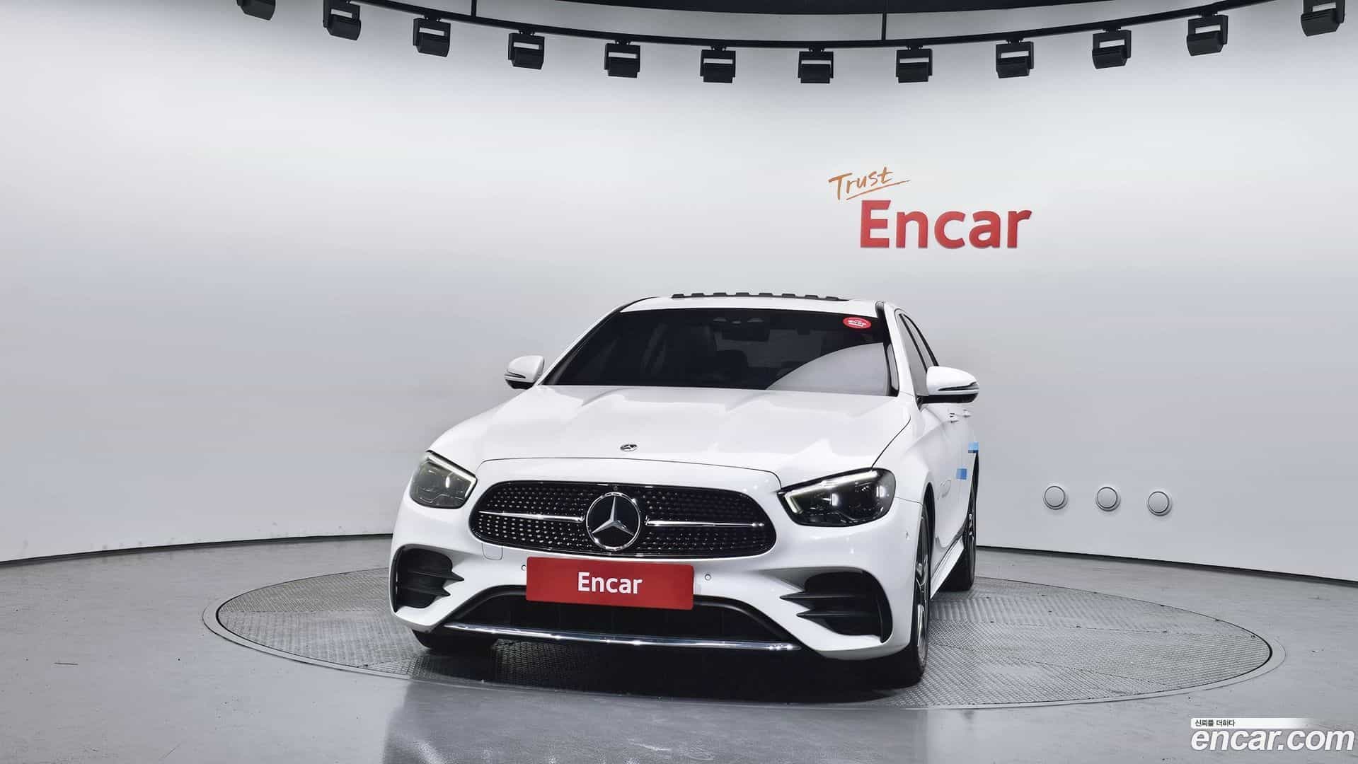 E-Class Mercedes-Benz 2022.9-OUTER-003