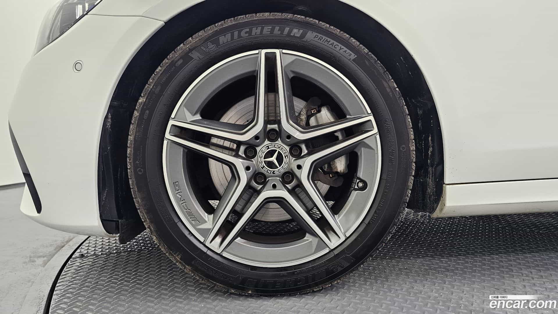 E-Class Mercedes-Benz 2022.9-OUTER-005