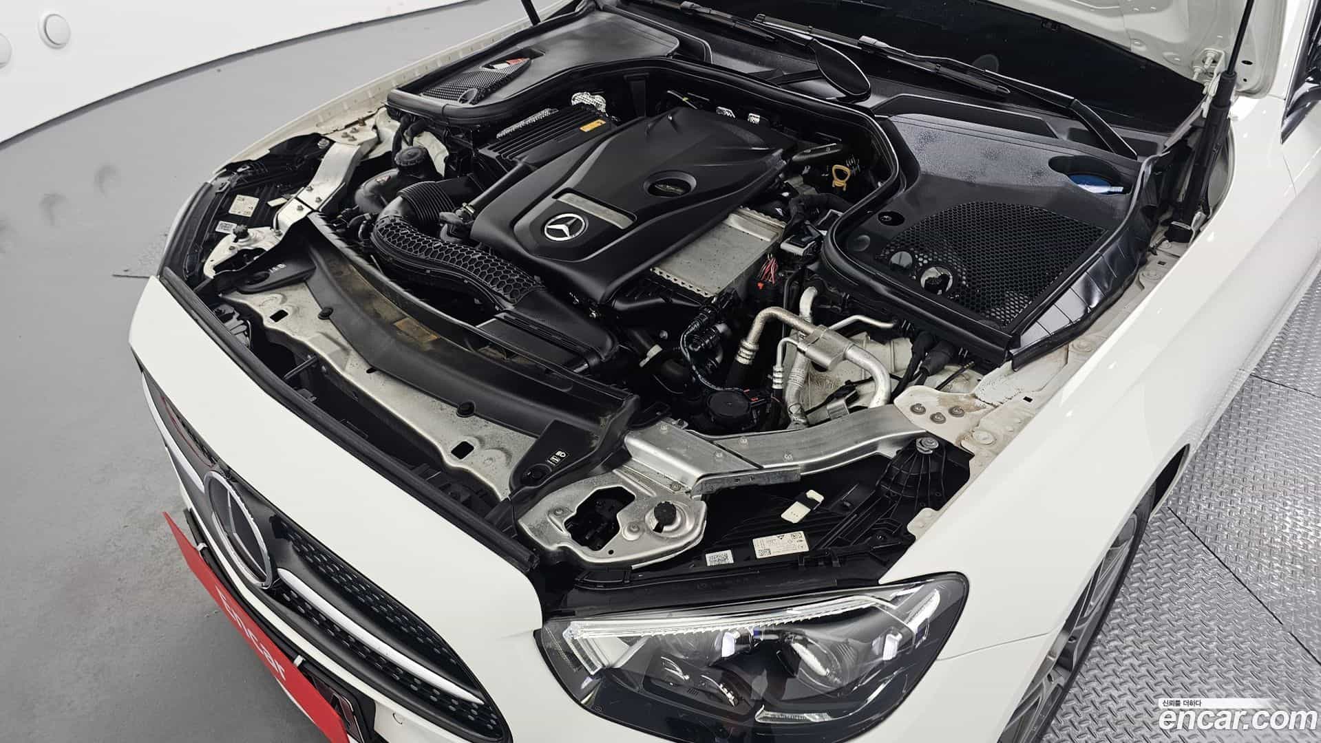 E-Class Mercedes-Benz 2022.9-OUTER-006