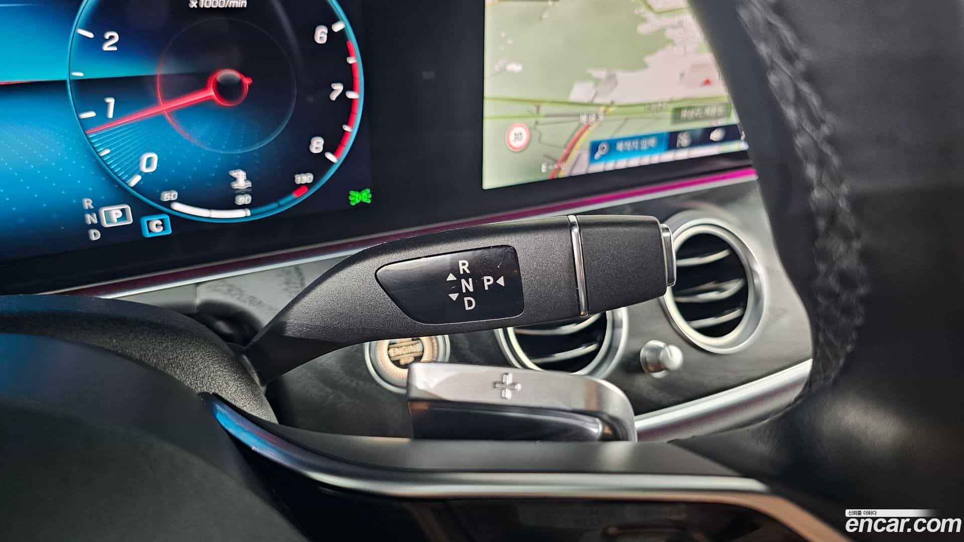 E-Class Mercedes-Benz 2022.9-INNER-009