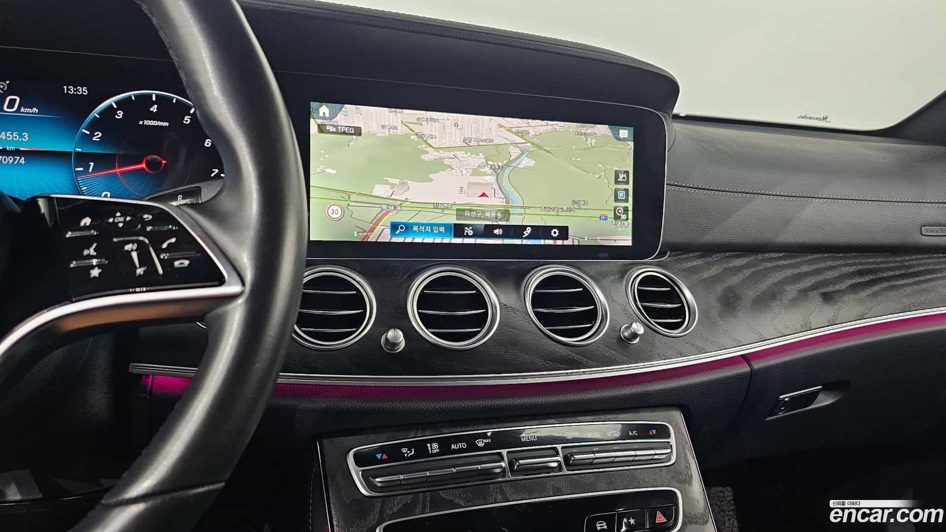 E-Class Mercedes-Benz 2022.9-OPTION-016