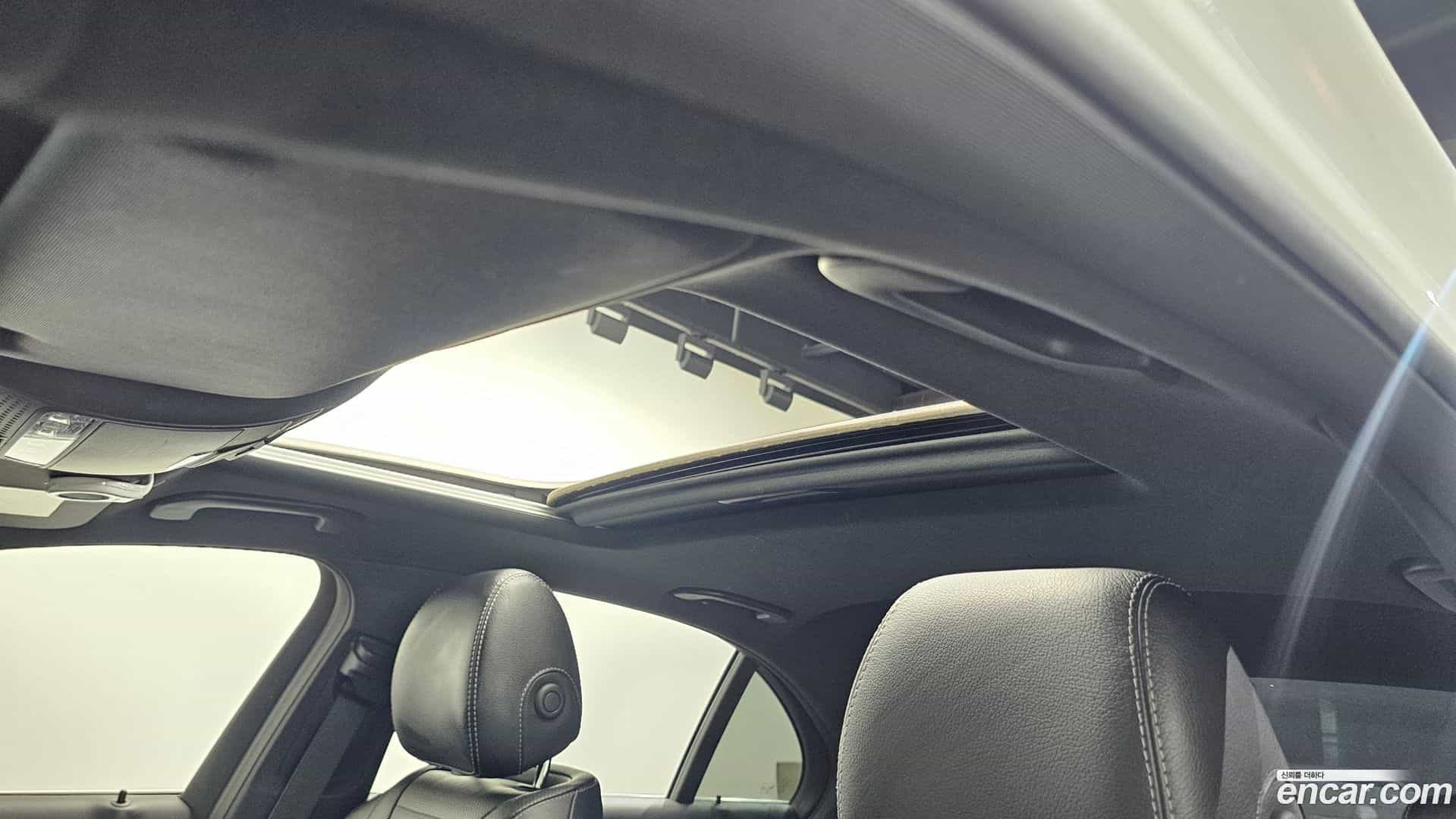 E-Class Mercedes-Benz 2022.9-OPTION-020
