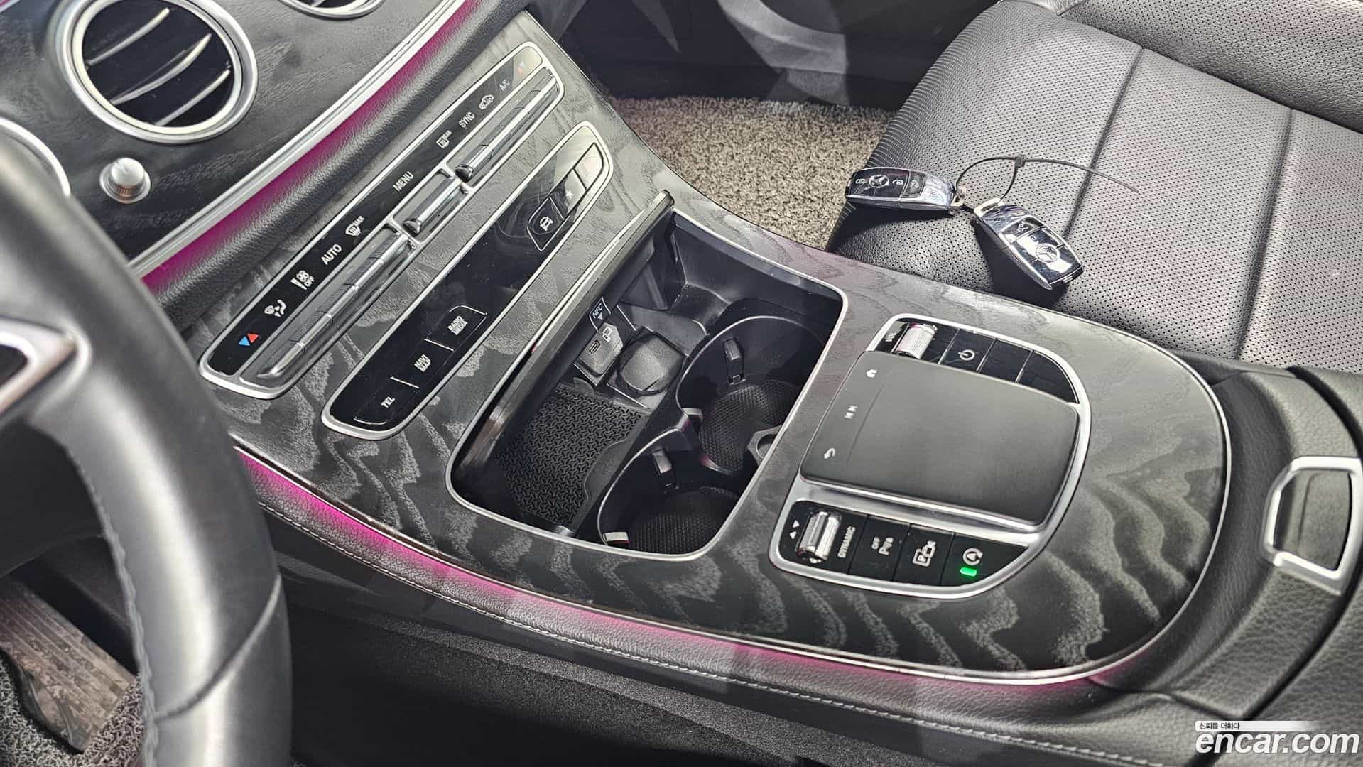 E-Class Mercedes-Benz 2022.9-OPTION-022