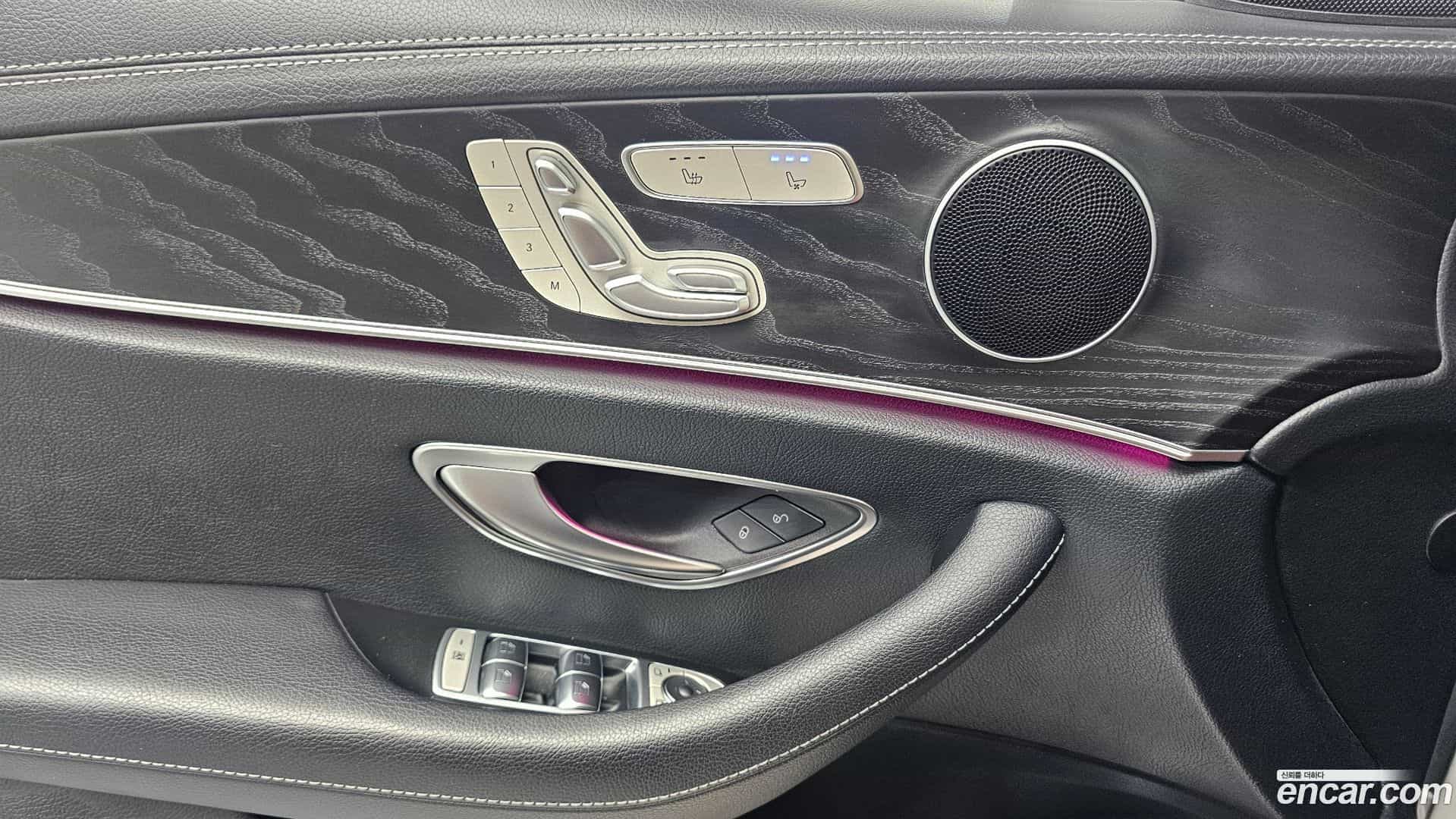 E-Class Mercedes-Benz 2022.9-OPTION-023