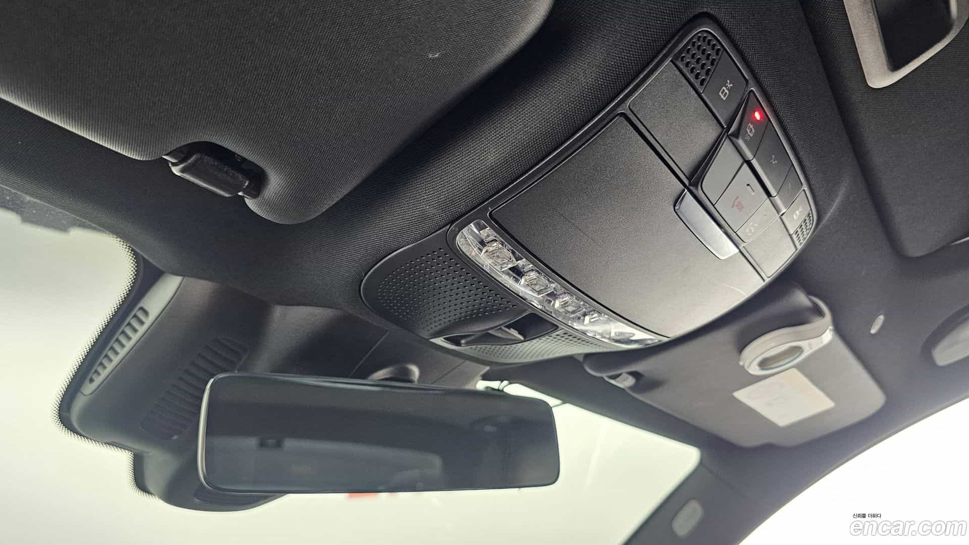 E-Class Mercedes-Benz 2022.9-OPTION-040