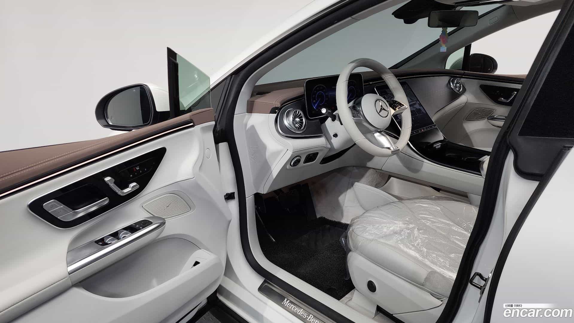EQE Mercedes-Benz 2023.10-INNER-010