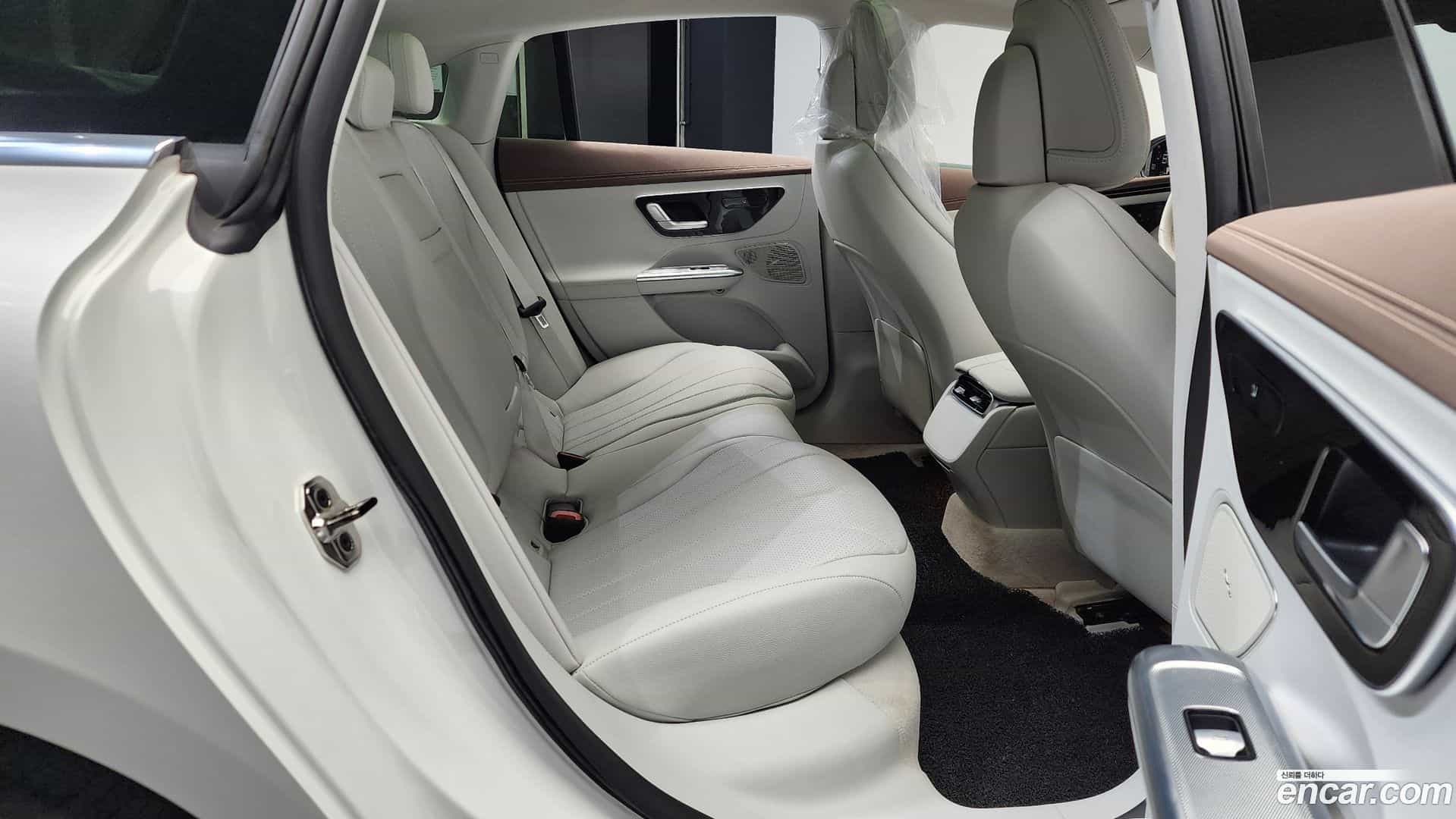 EQE Mercedes-Benz 2023.10-OPTION-015