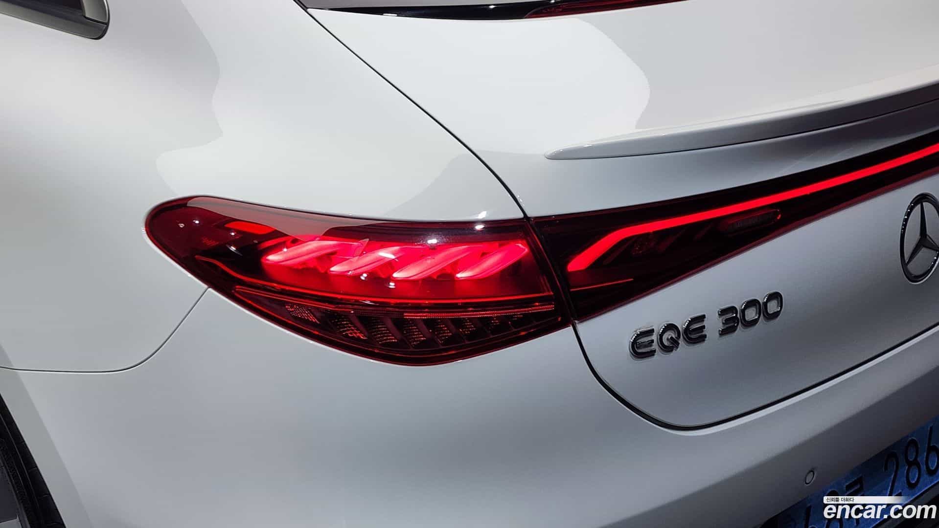 EQE Mercedes-Benz 2023.10-OUTER-033