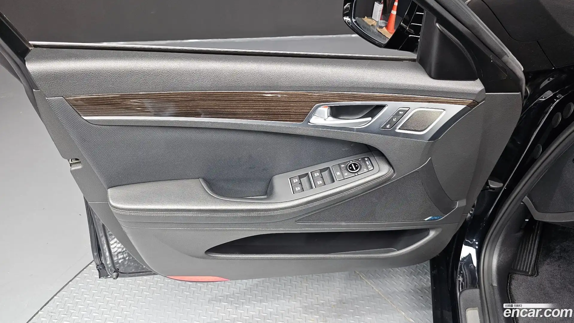 G80 Genesis 2019.8-INNER-034