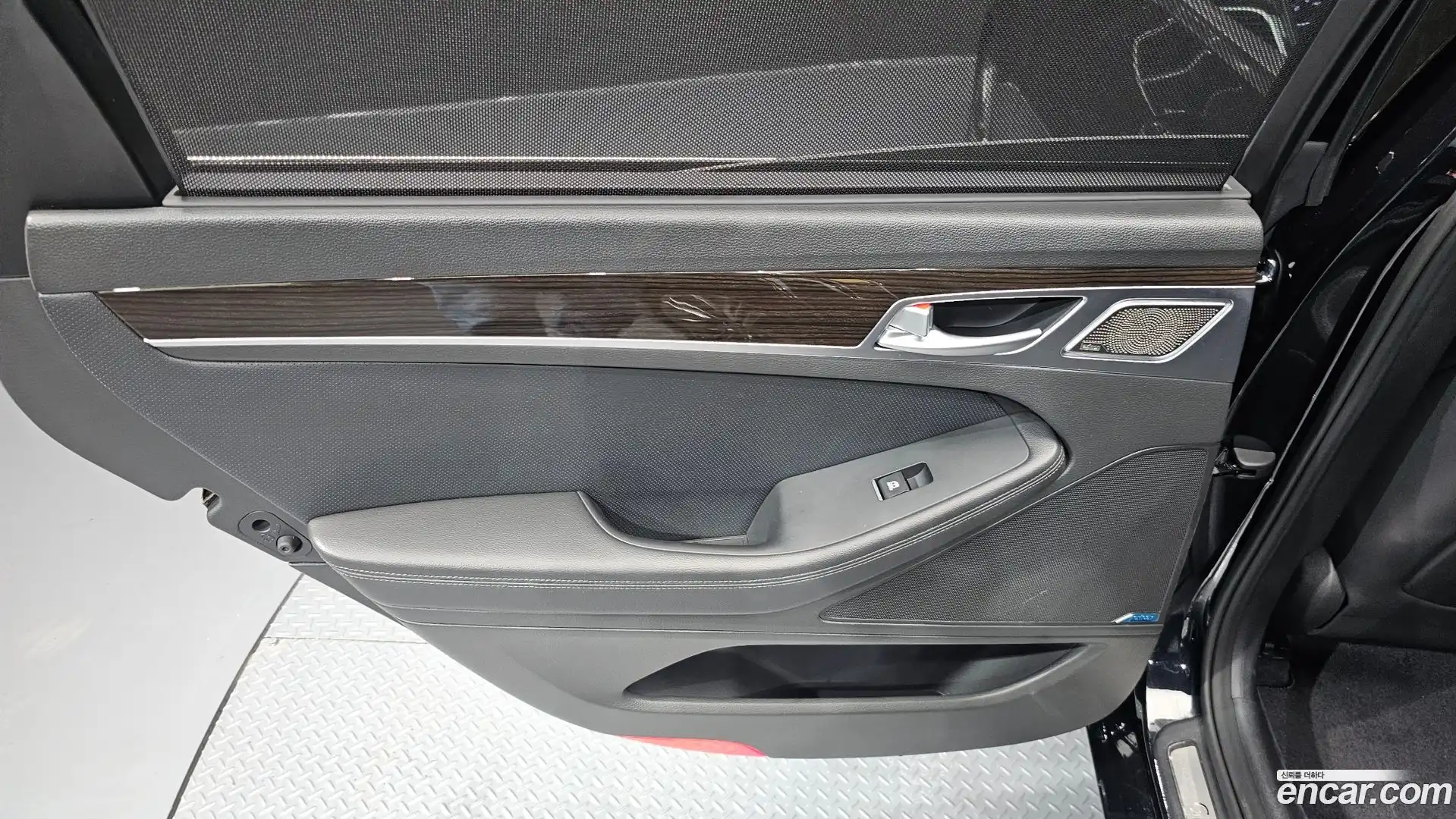G80 Genesis 2019.8-INNER-035