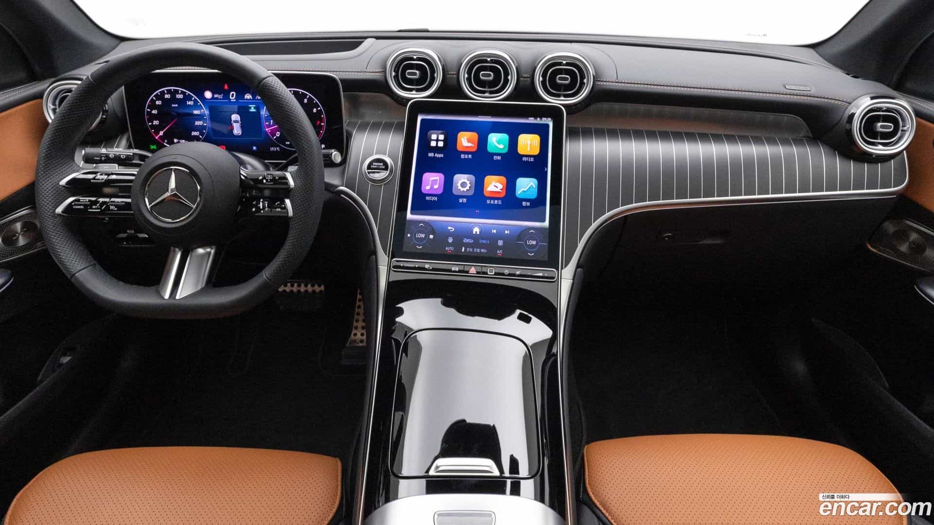 GLC-Class Mercedes-Benz 2025.8-INNER-007